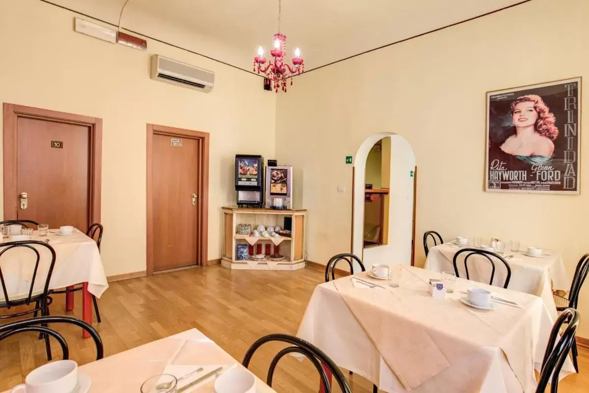 Restaurant/Places to Eat in Hotel Romagna
