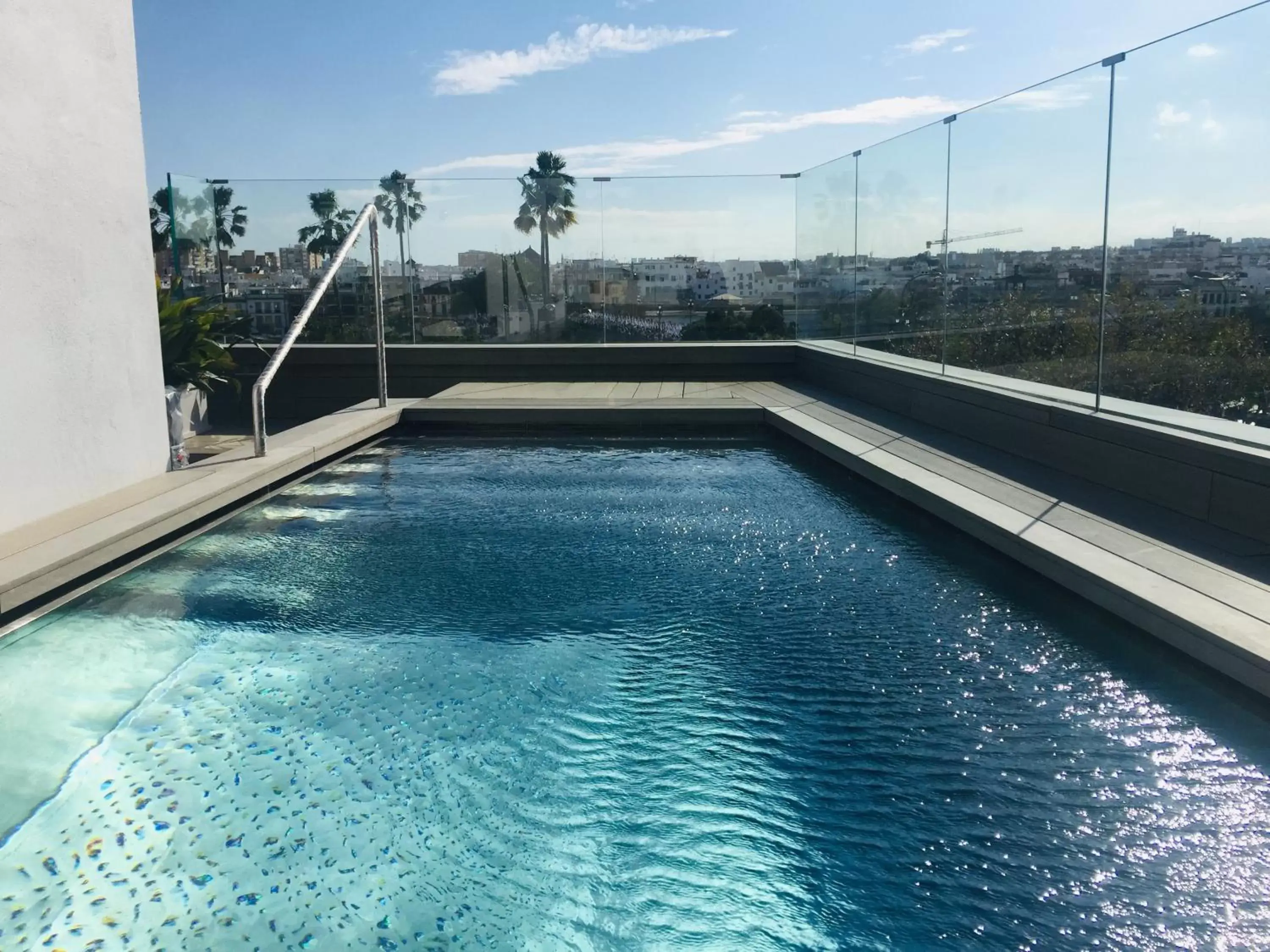 Swimming Pool in Hotel Kivir