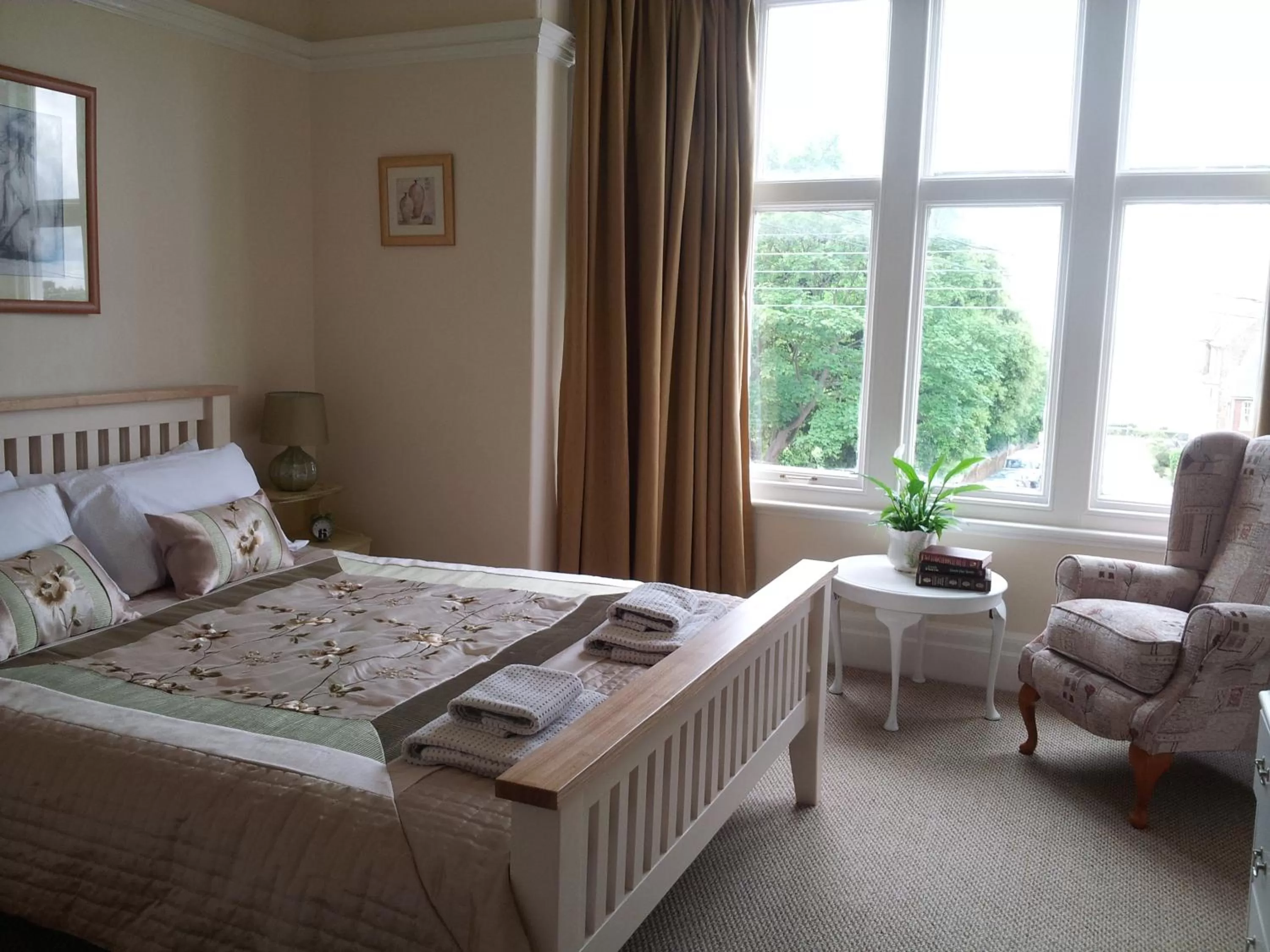 Bedroom, Bed in Sunset Guest House