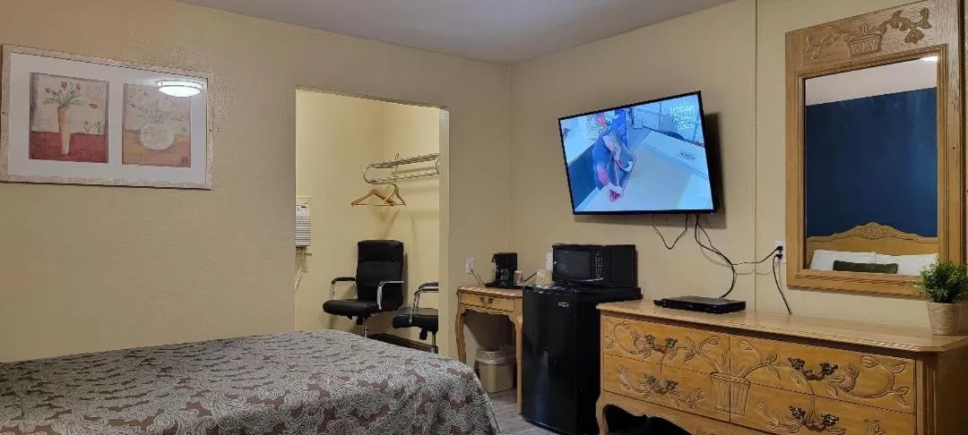 TV and multimedia, Bed in Lakeview Inn