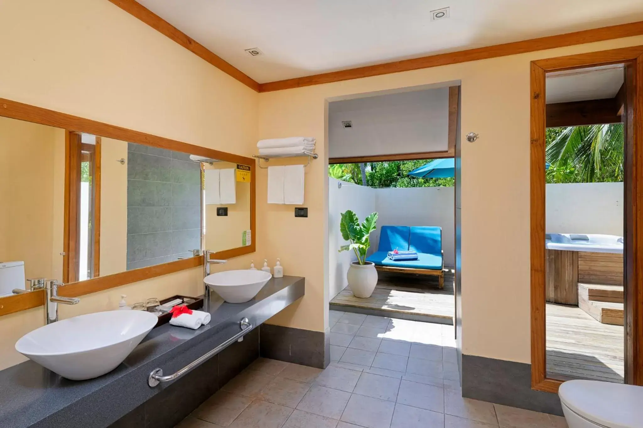 Hot Tub, Bathroom in Canareef Resort Maldives