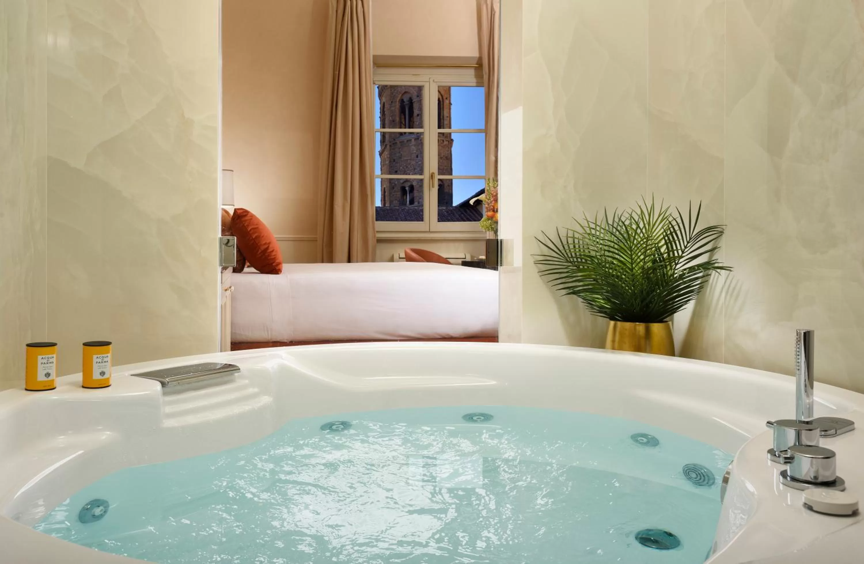 Bathroom, Bed in San Firenze Suites & Spa
