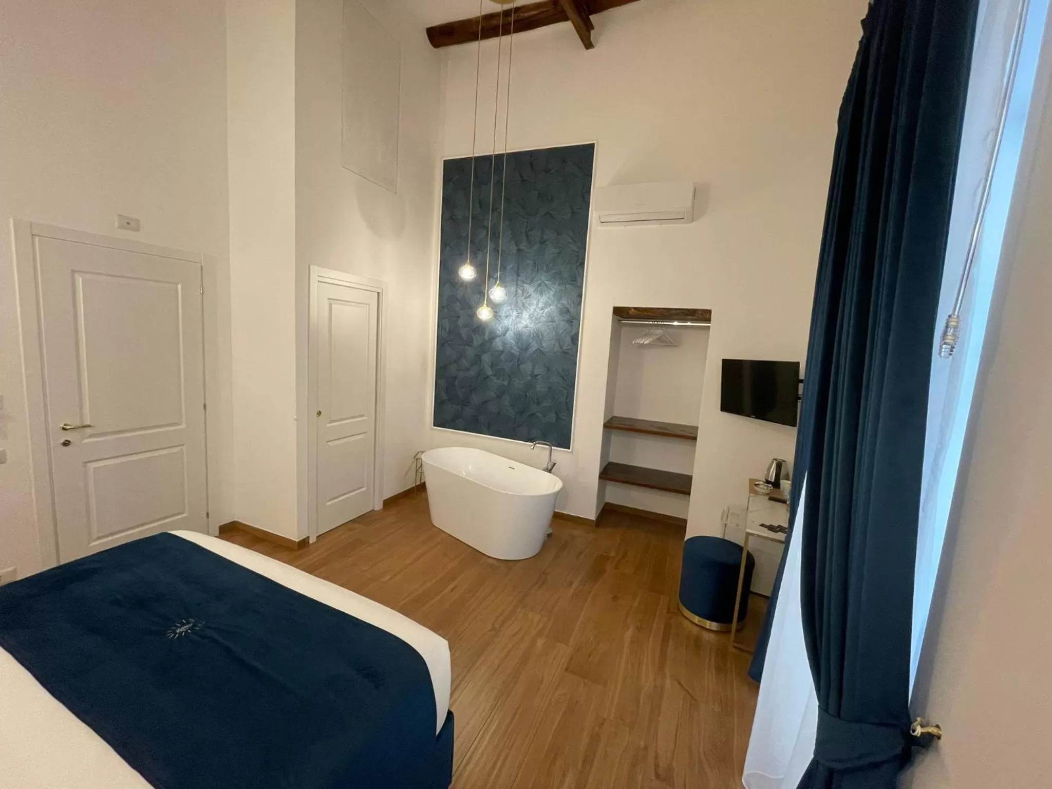 View (from property/room), TV/Entertainment Center in L'Angolo d'o core