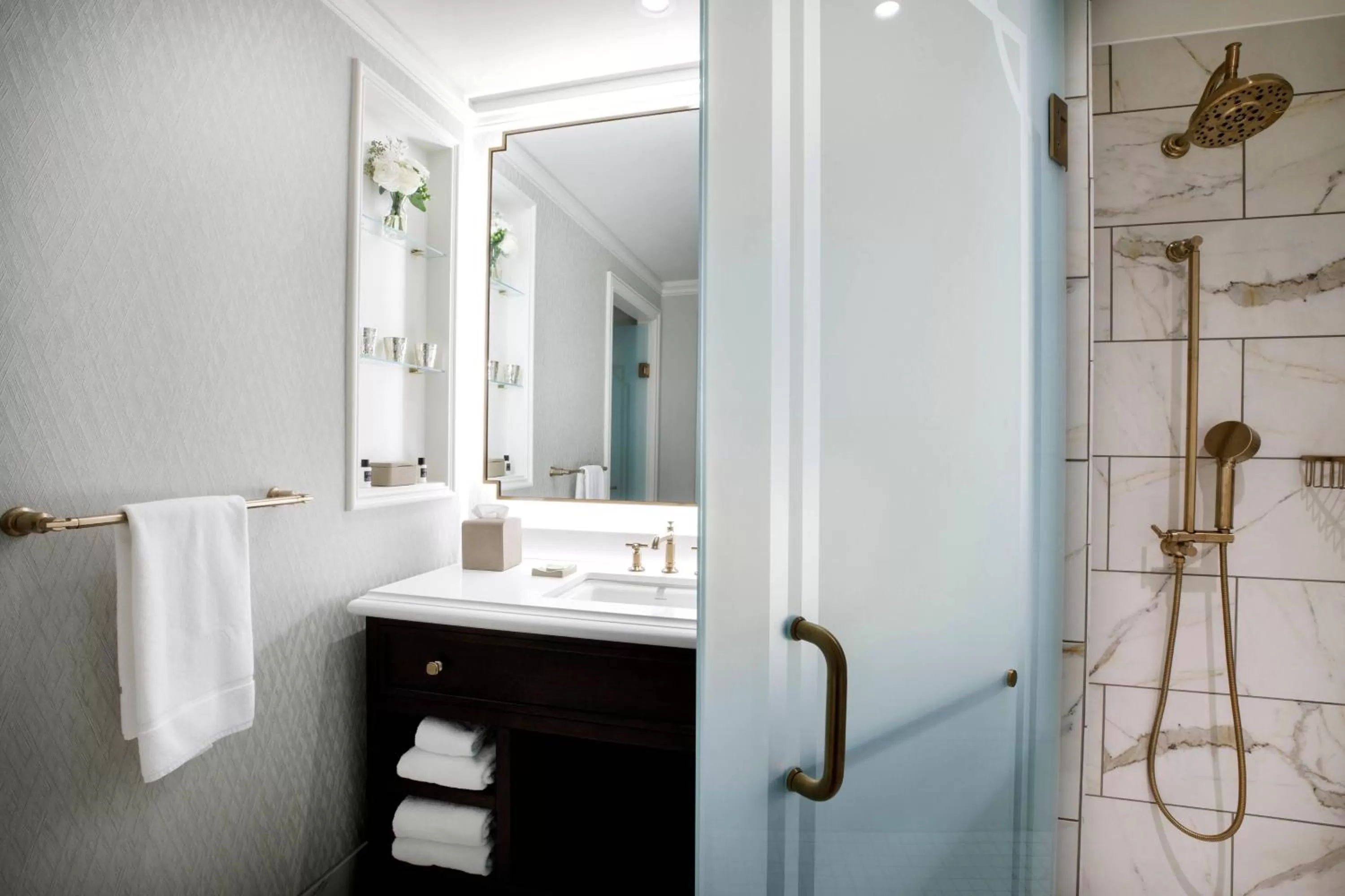 Bathroom in Hotel Carmichael, Autograph Collection