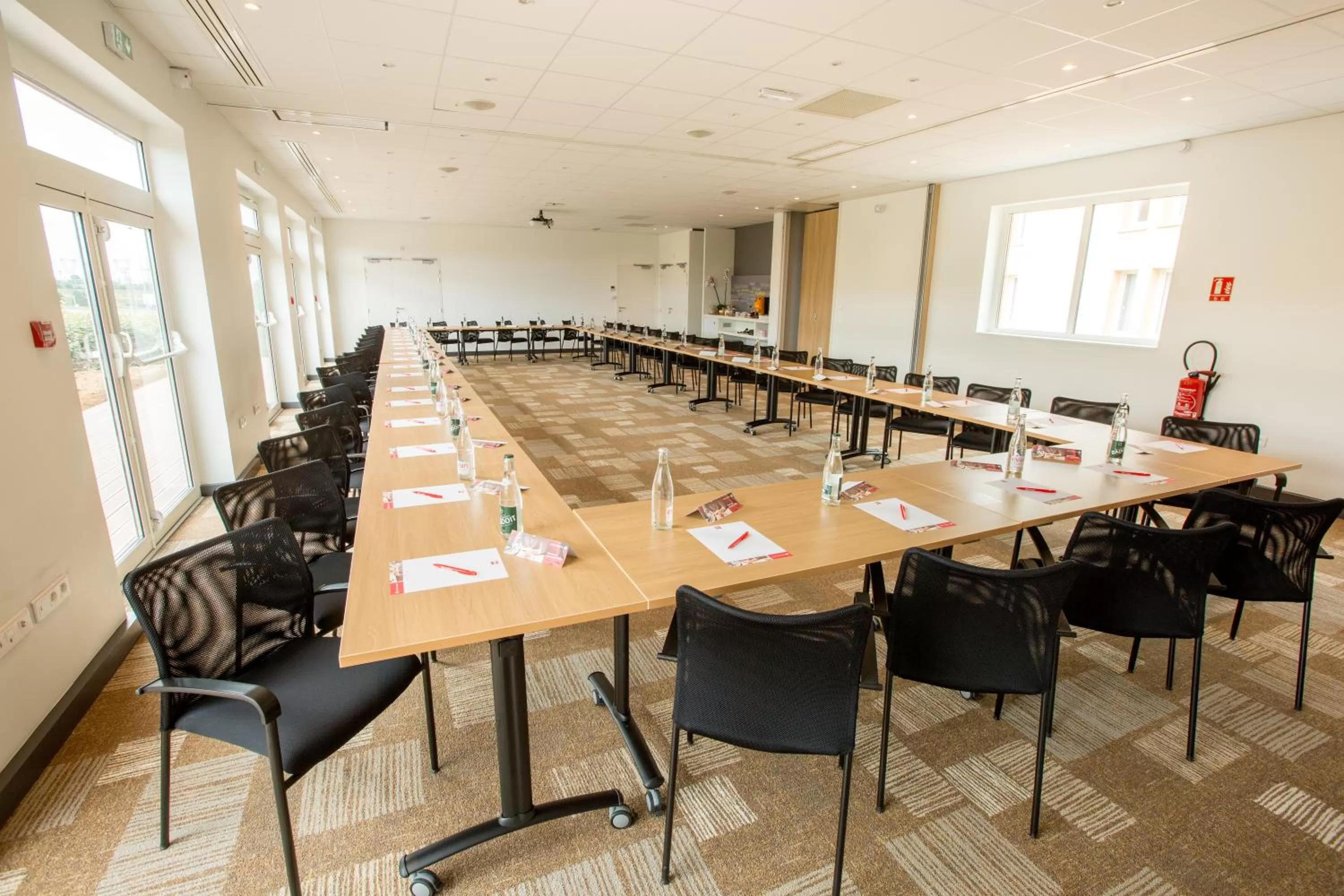 Meeting/conference room in ibis Cherbourg La Glacerie