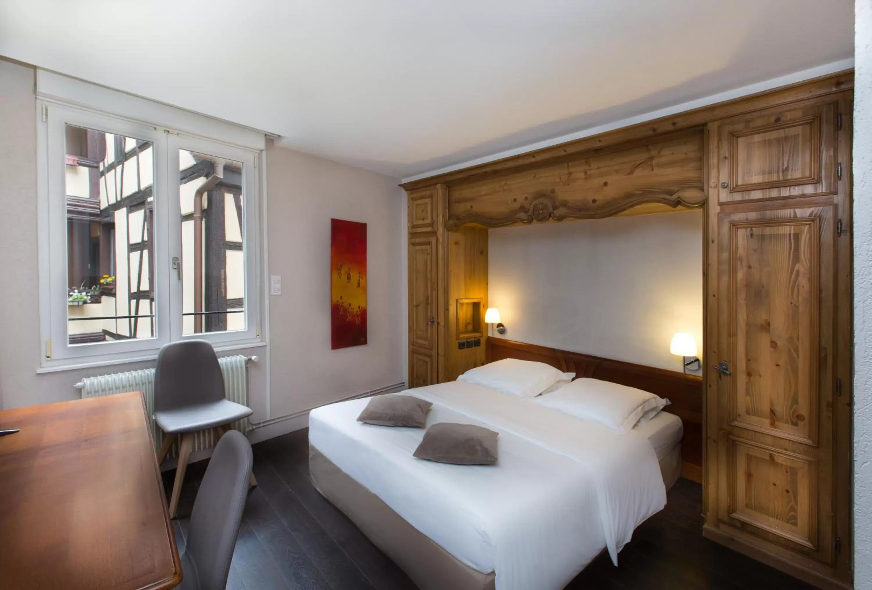 Bedroom in Hôtel de l'Europe by HappyCulture