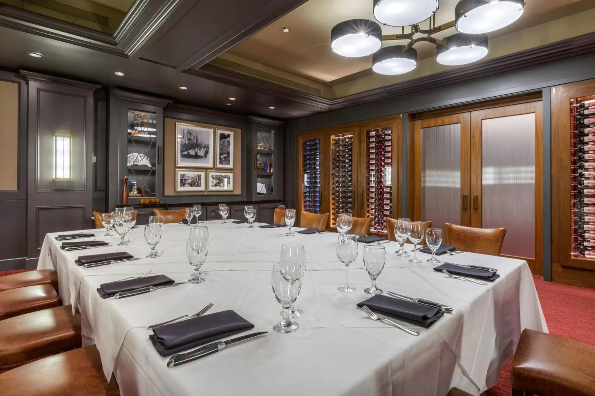 Facade/entrance in Omni Berkshire Place