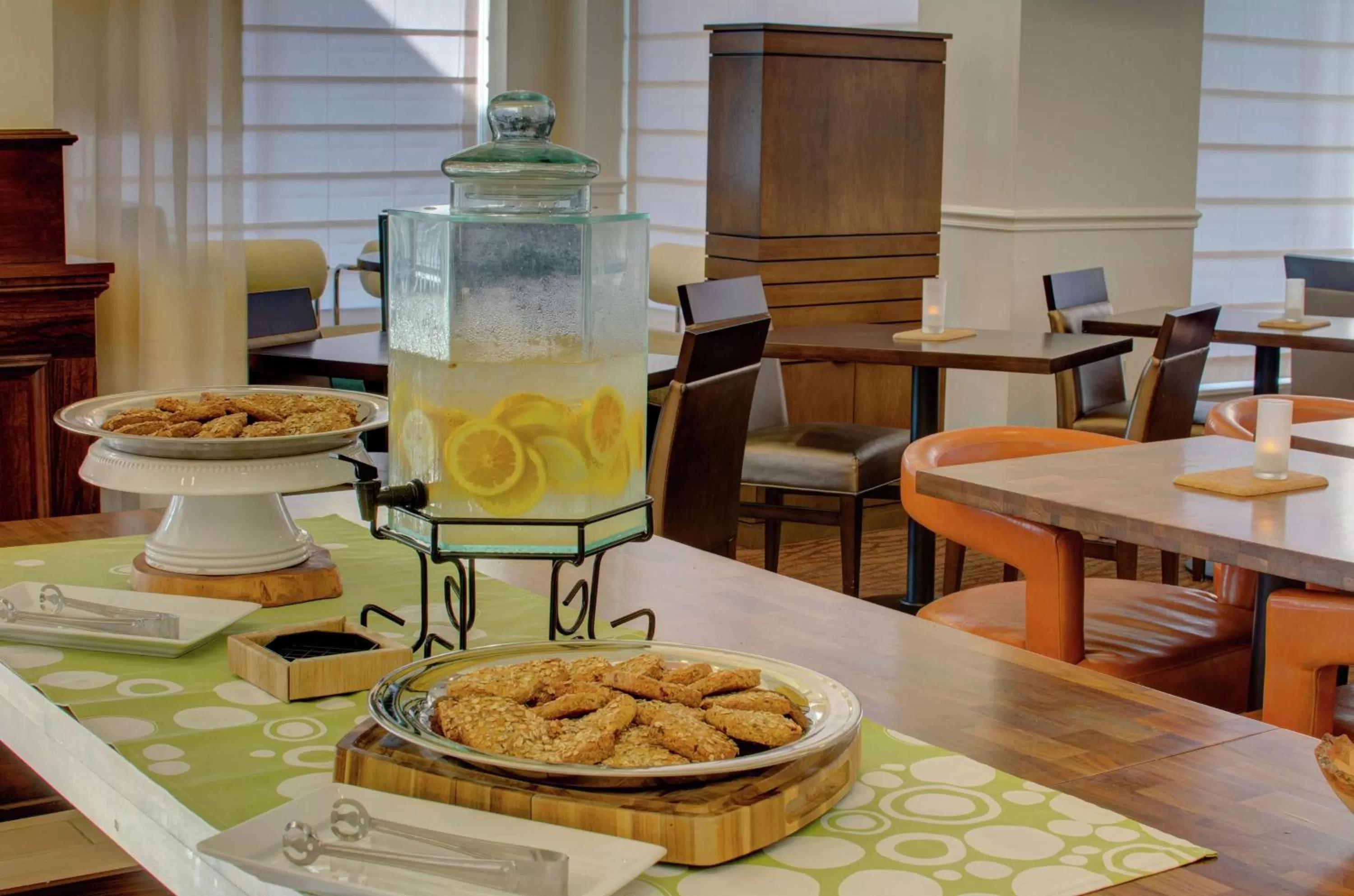 Restaurant/places to eat in Hilton Garden Inn Norwalk