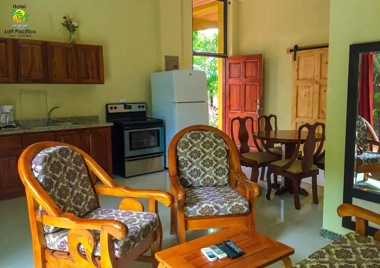 Family Room in Pacifico Loft Hotel