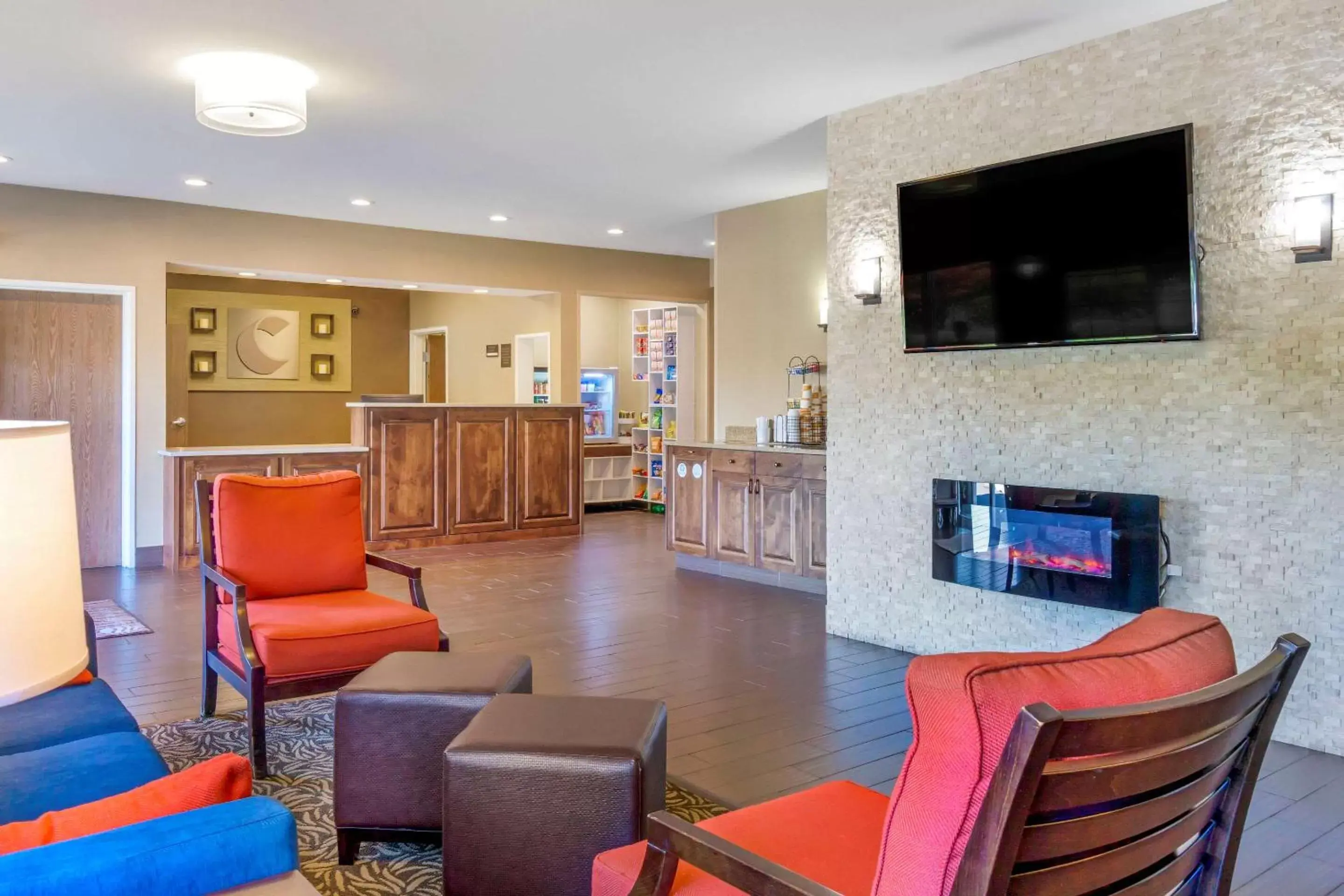 Lobby or reception, Seating Area in Comfort Inn Auburn – Seattle
