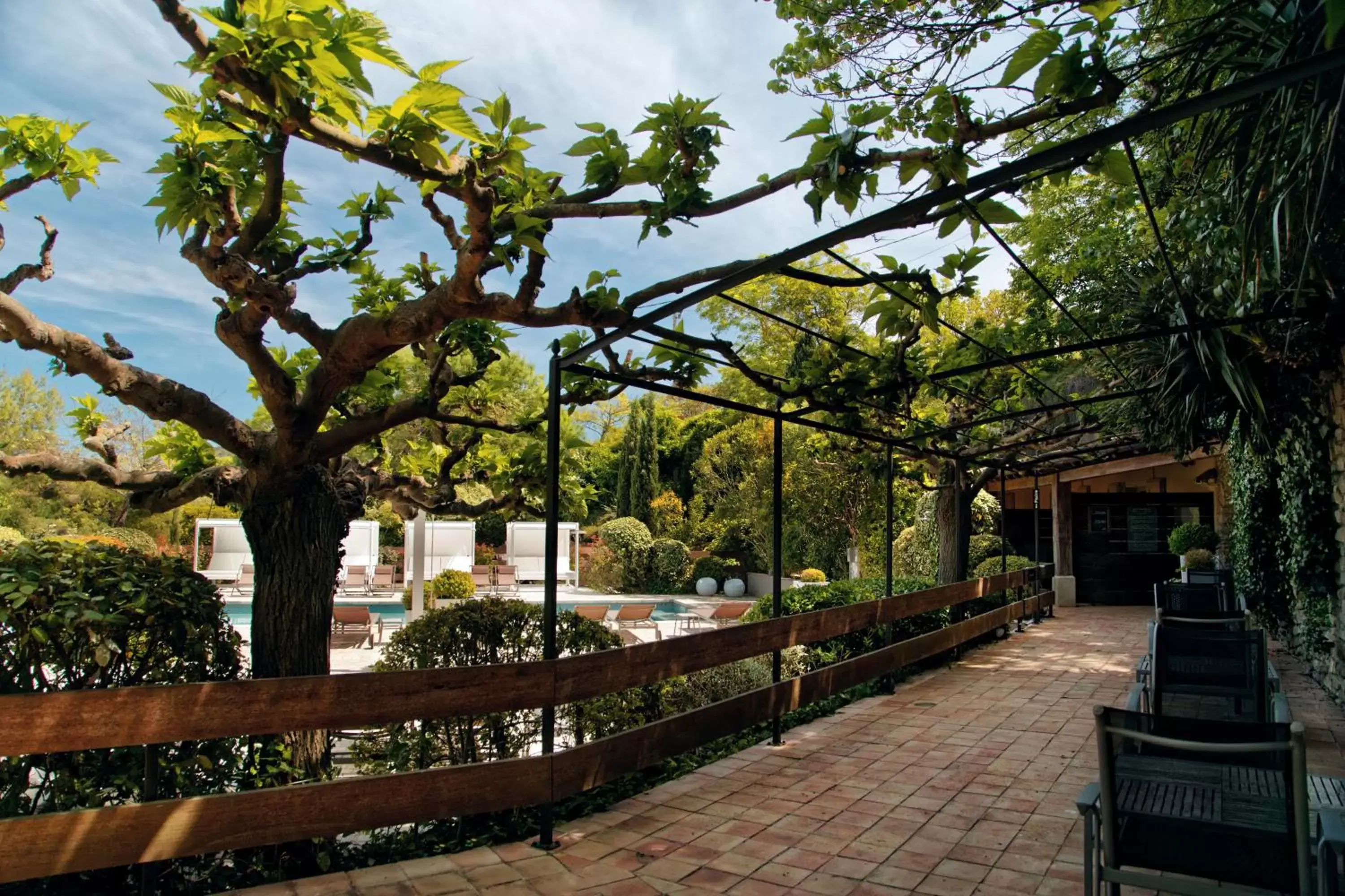 Garden in Hôtel du Château & Spa - Les Collectionneurs