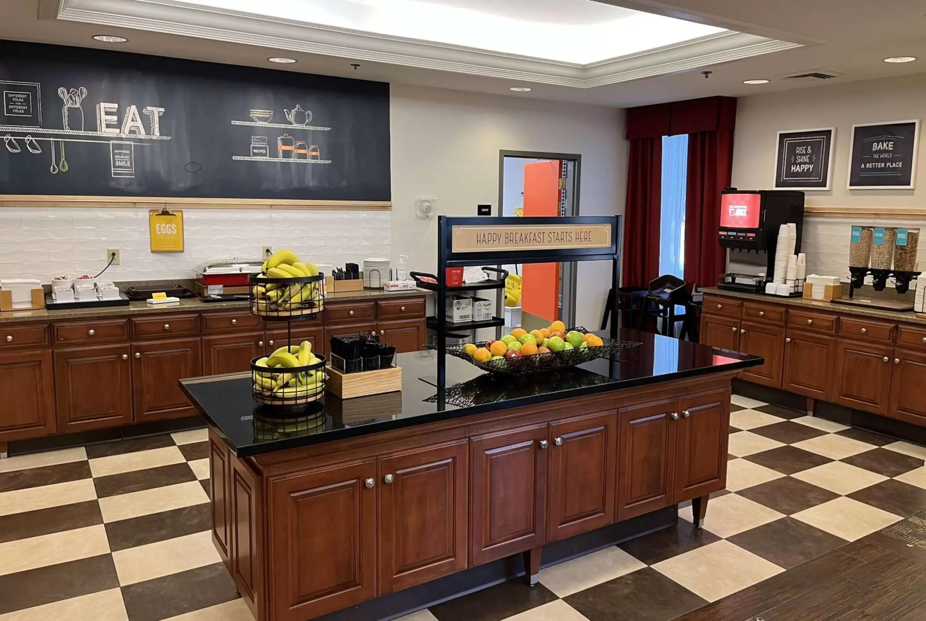Restaurant/places to eat, Kitchen/Kitchenette in Wingate by Wyndham St Louis Airport