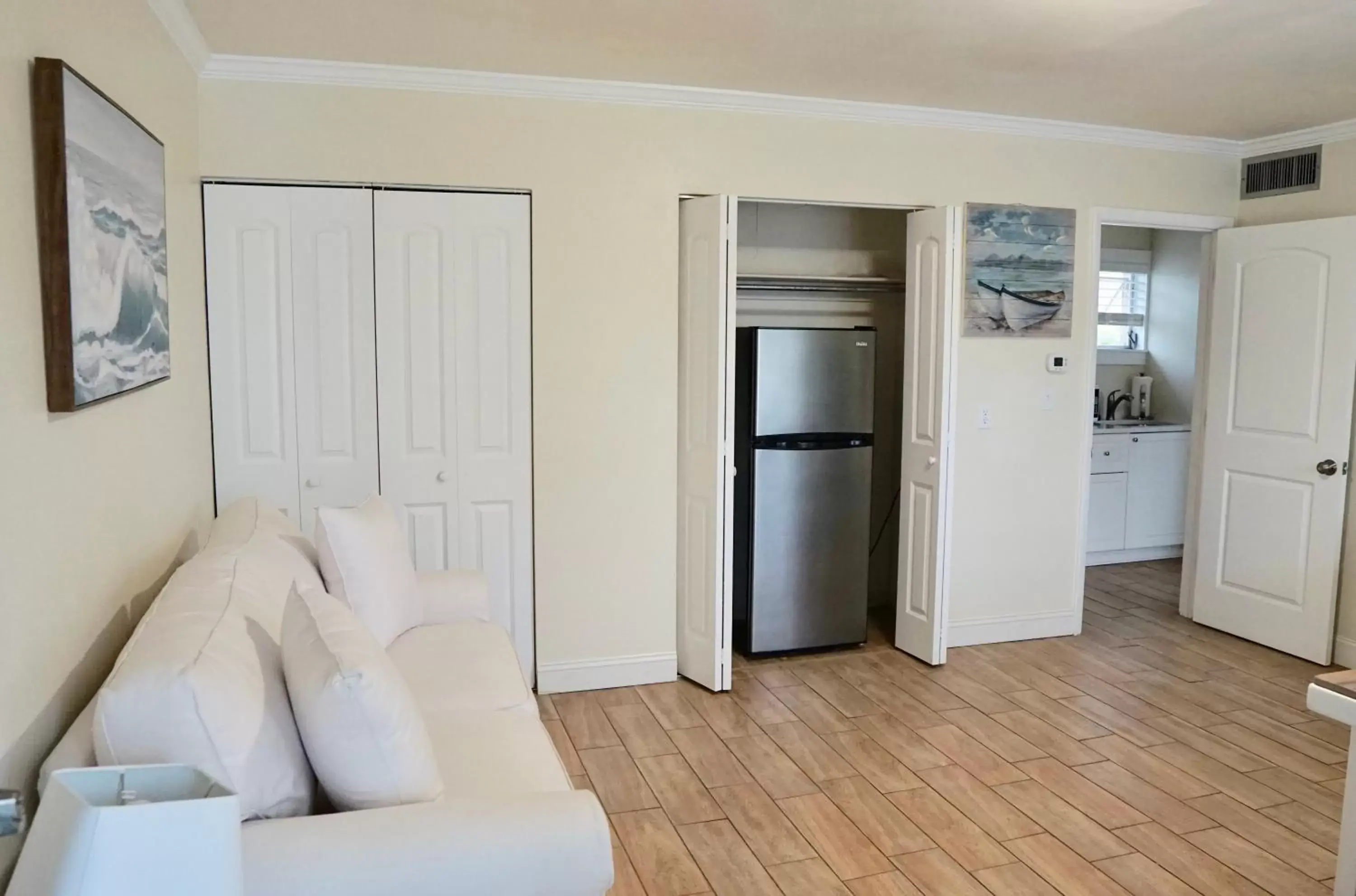 Living room, Seating Area in Molloy Gulf Motel & Cottages