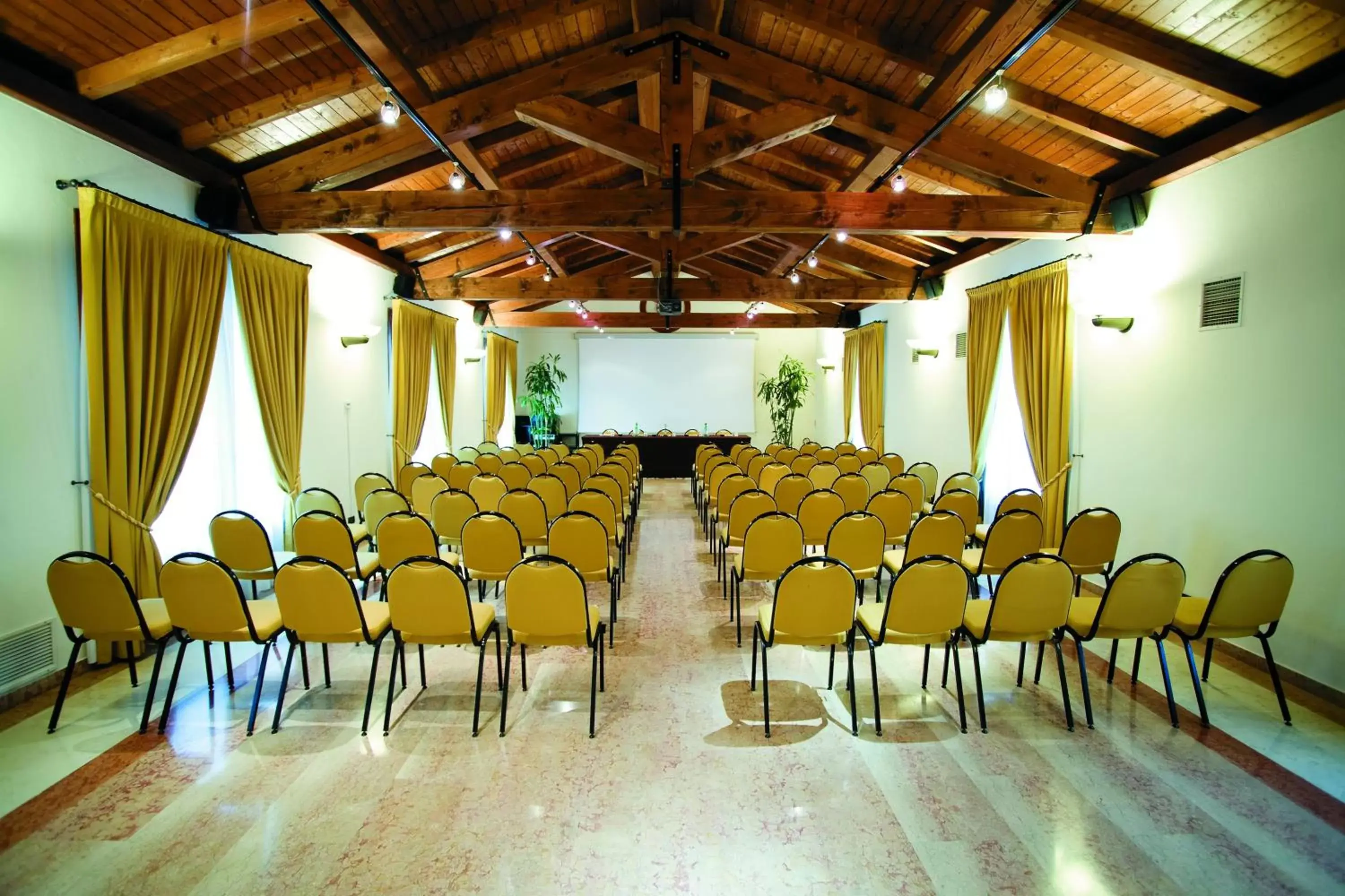 Business facilities in Alla Rocca Hotel Conference & Restaurant