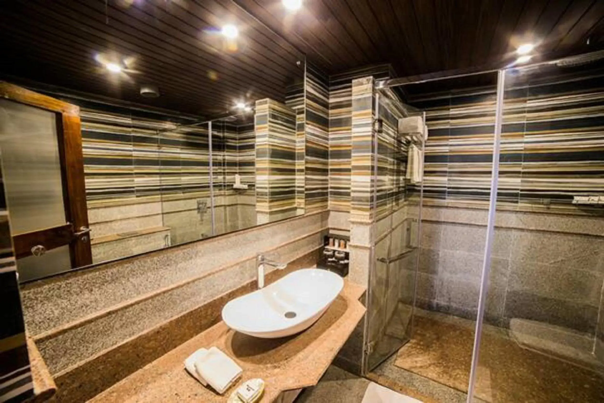 Bathroom in Elixir Hills Suites Resort and Spa