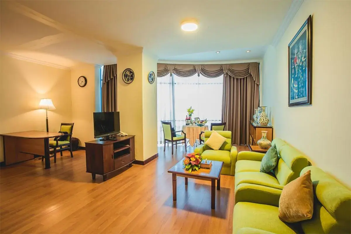 Seating Area in Yasaka Saigon Resort Hotel & Spa