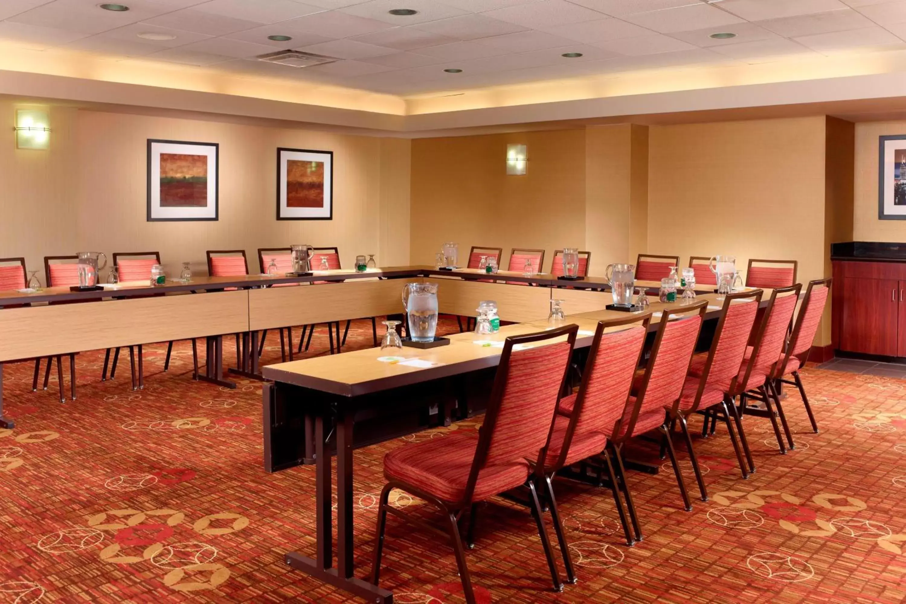 Meeting/conference room in Courtyard by Marriott Nashville Downtown