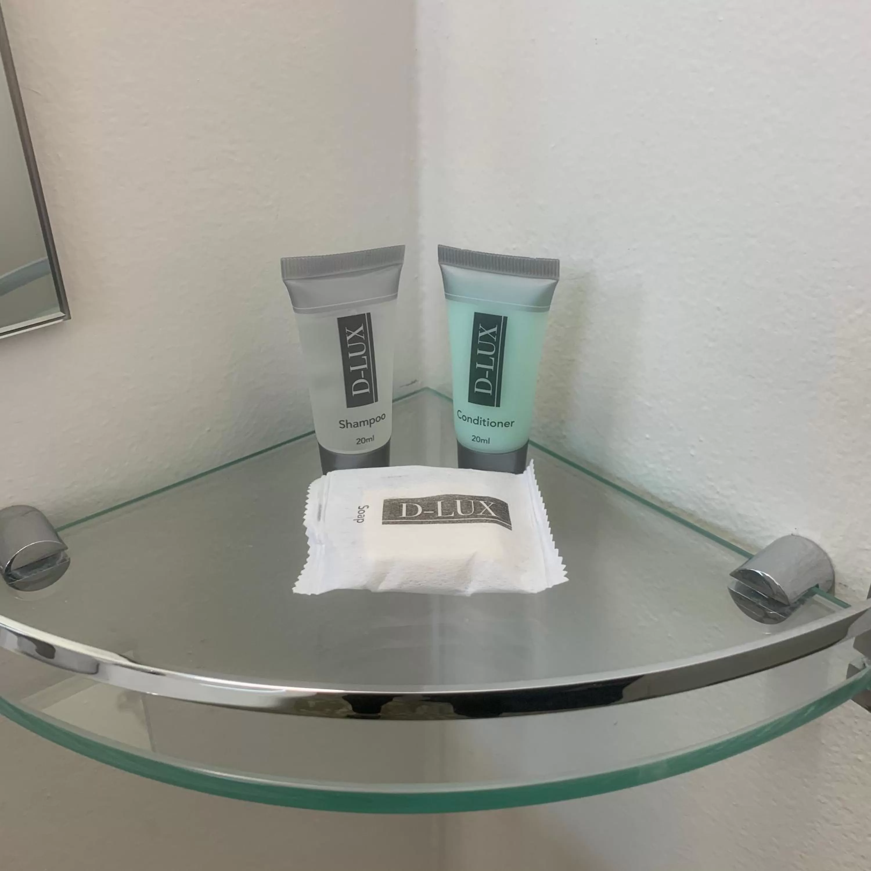 Shower in Doonside Hotel