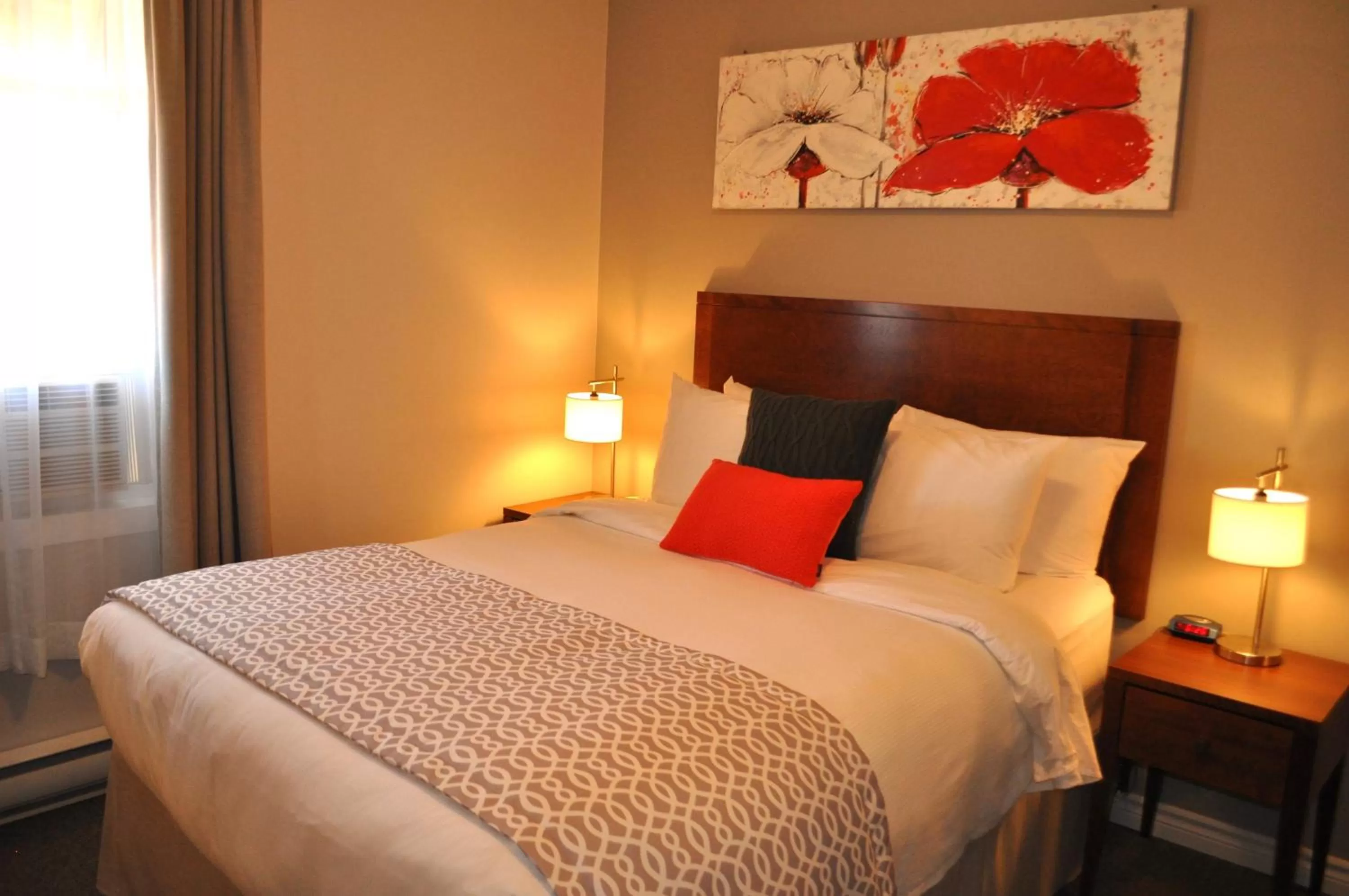 Bedroom, Bed in Auberge Du Marchand