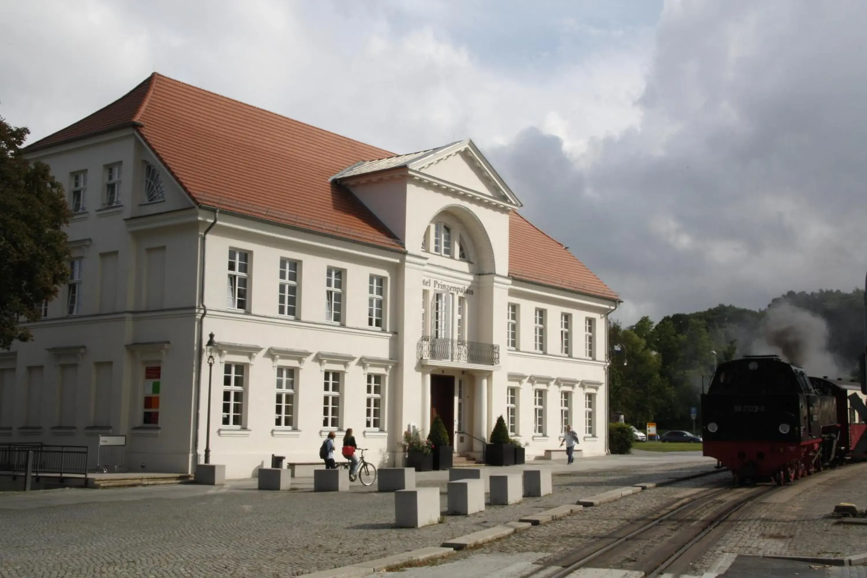 Facade/entrance, Property Building in Hotel Prinzenpalais Bad Doberan