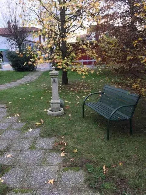 Patio, Garden in piccola baita