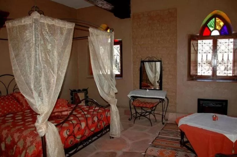 Photo of the whole room, Bed in La Rose Du Desert