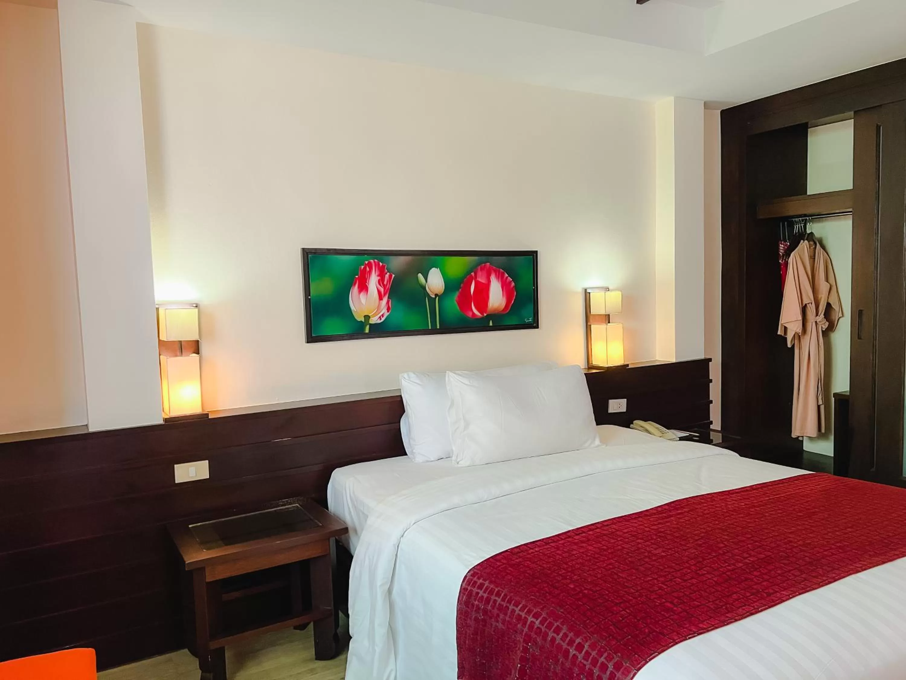 Bed in Aonang Phu Pi Maan Resort & Spa