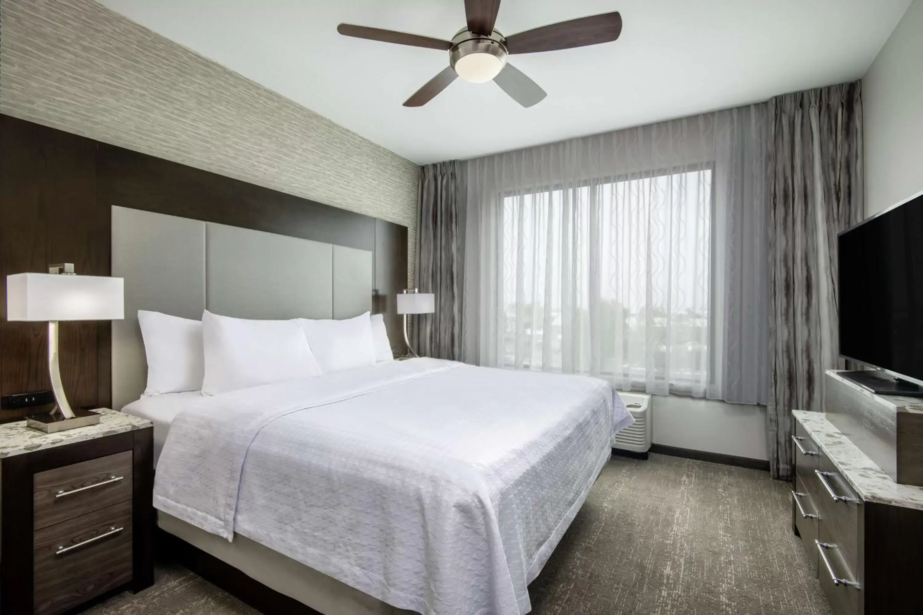 Bedroom, Bed in Homewood Suites By Hilton Steamboat Springs