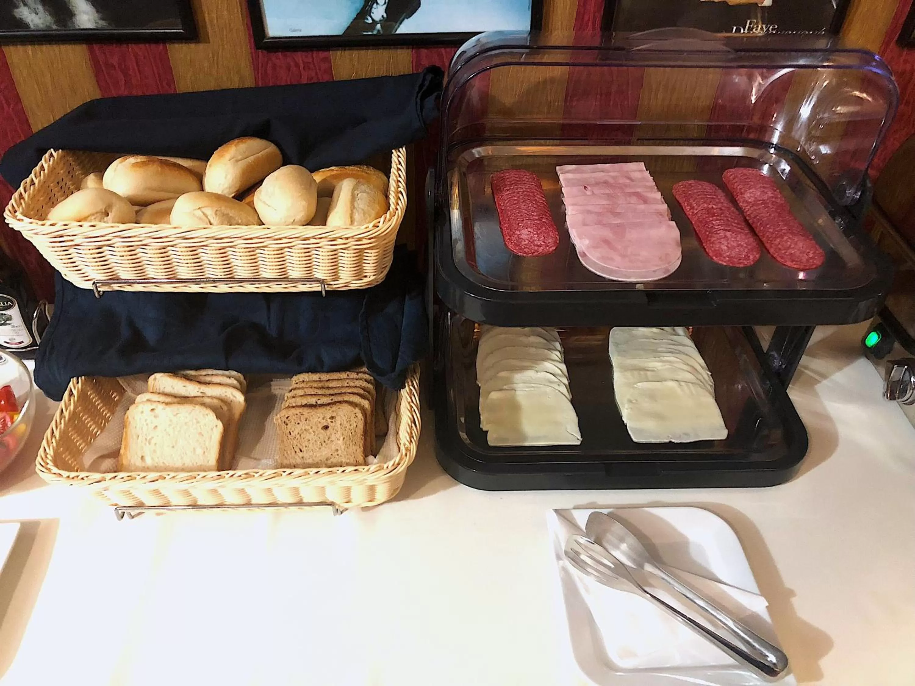 Buffet breakfast, Breakfast in Film Hotel