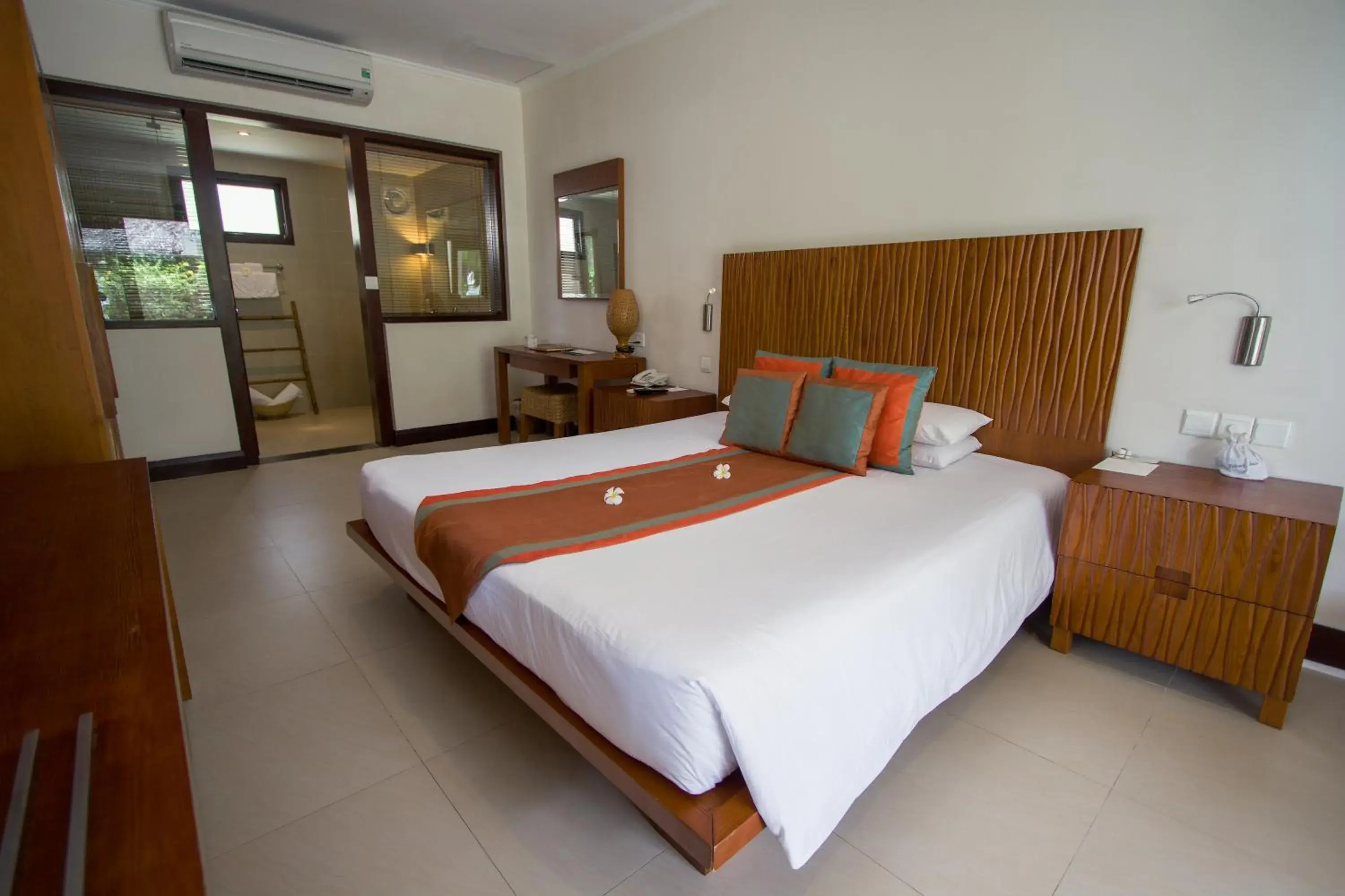 Photo of the whole room, Bed in Blue Ocean Resort Photo of the whole room, Bed in Blue Ocean Resort