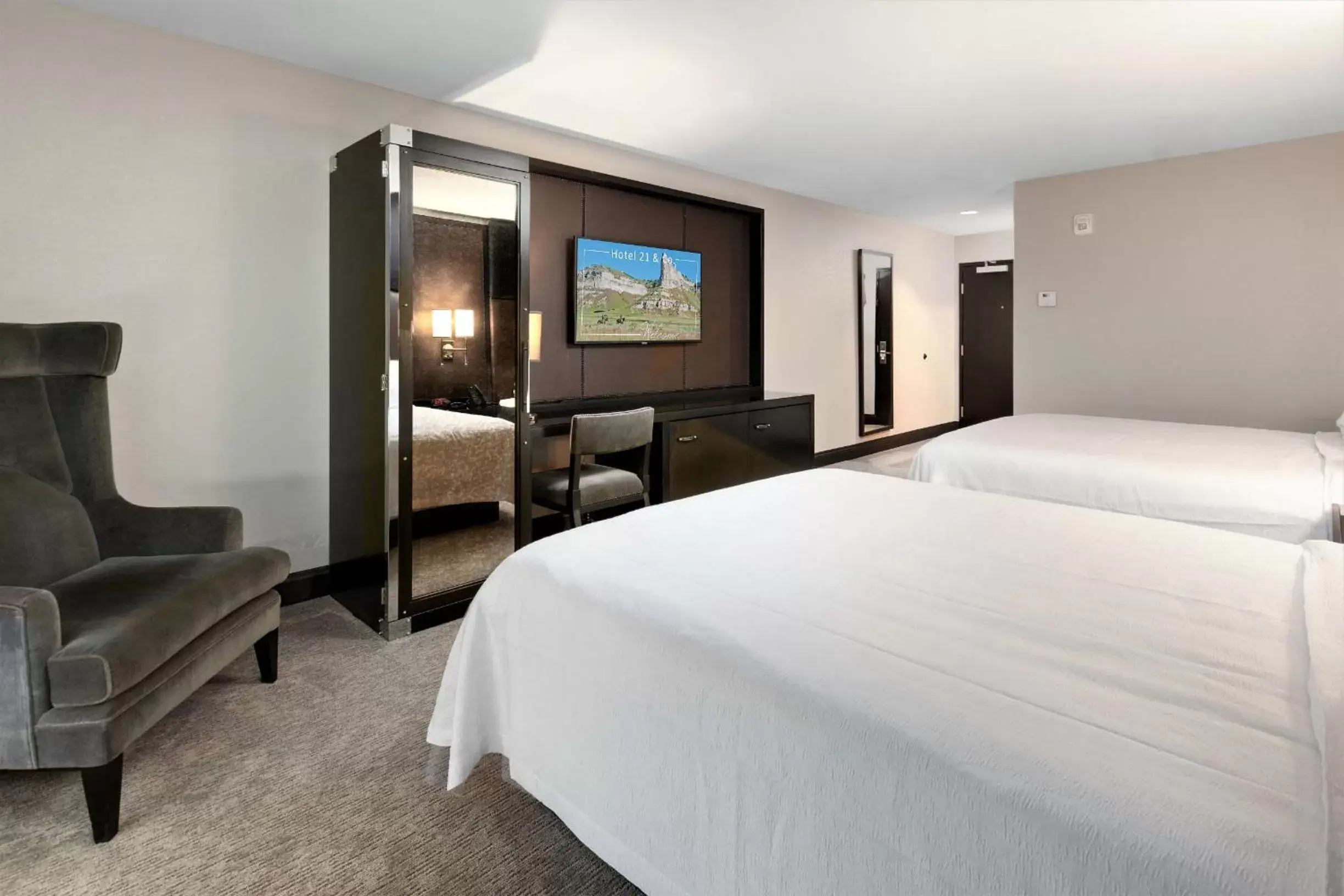 Double Room - single occupancy - Disability Access in Hotel 21 Double Room - single occupancy - Disability Access in Hotel 21