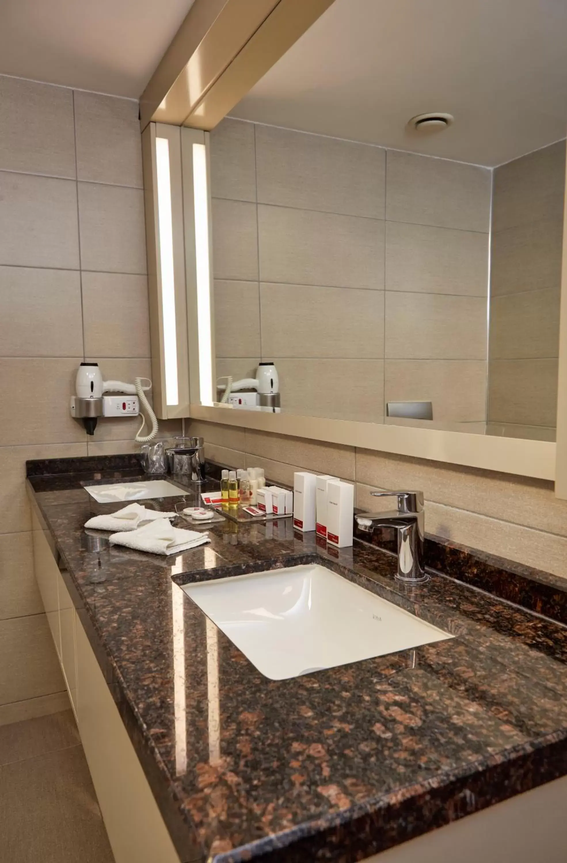 Bathroom in Ramada Plaza By Wyndham Izmir