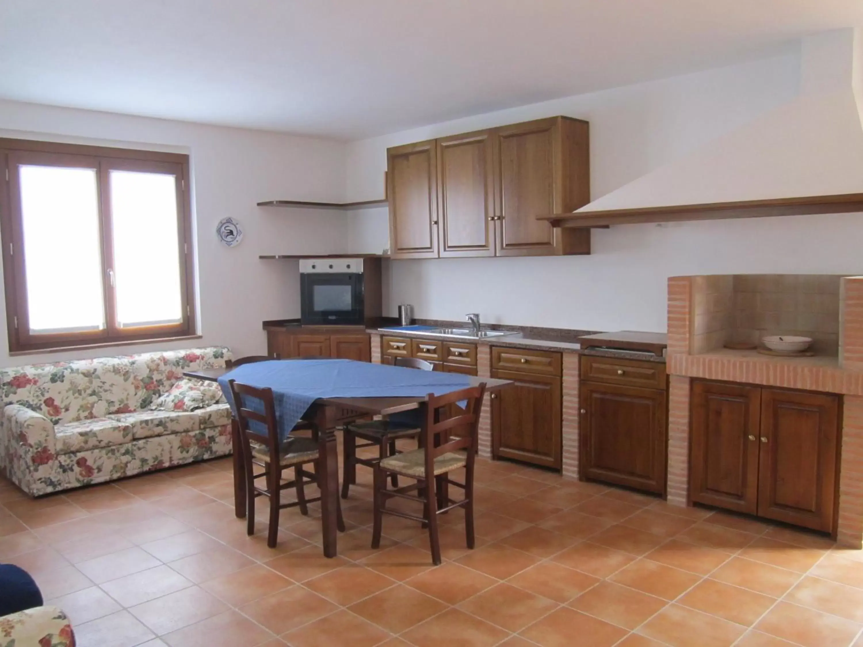 Living room, Kitchen/Kitchenette in Madonna Del Poggio CAV