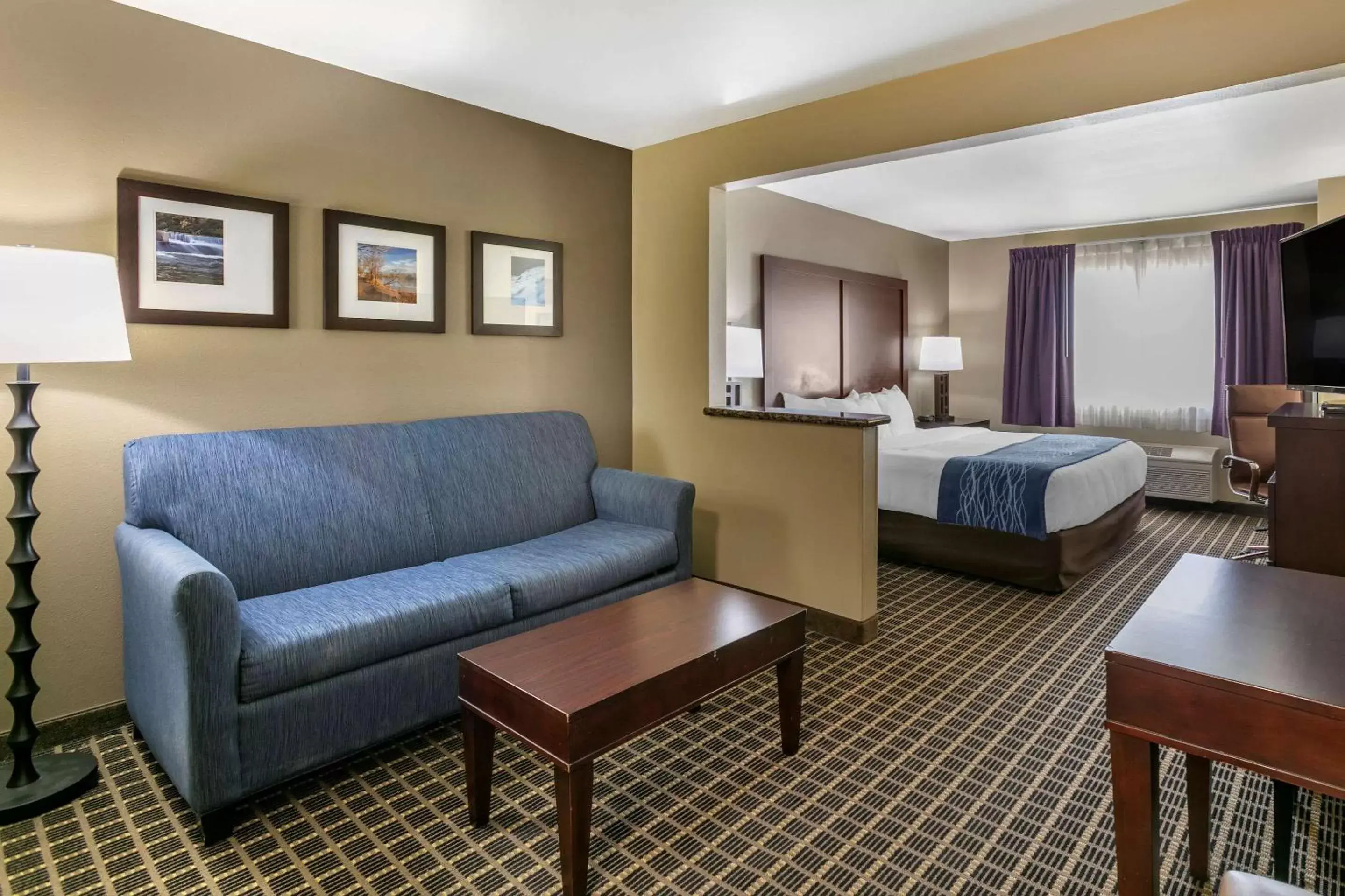 Photo of the whole room in Comfort Inn Fort Collins North