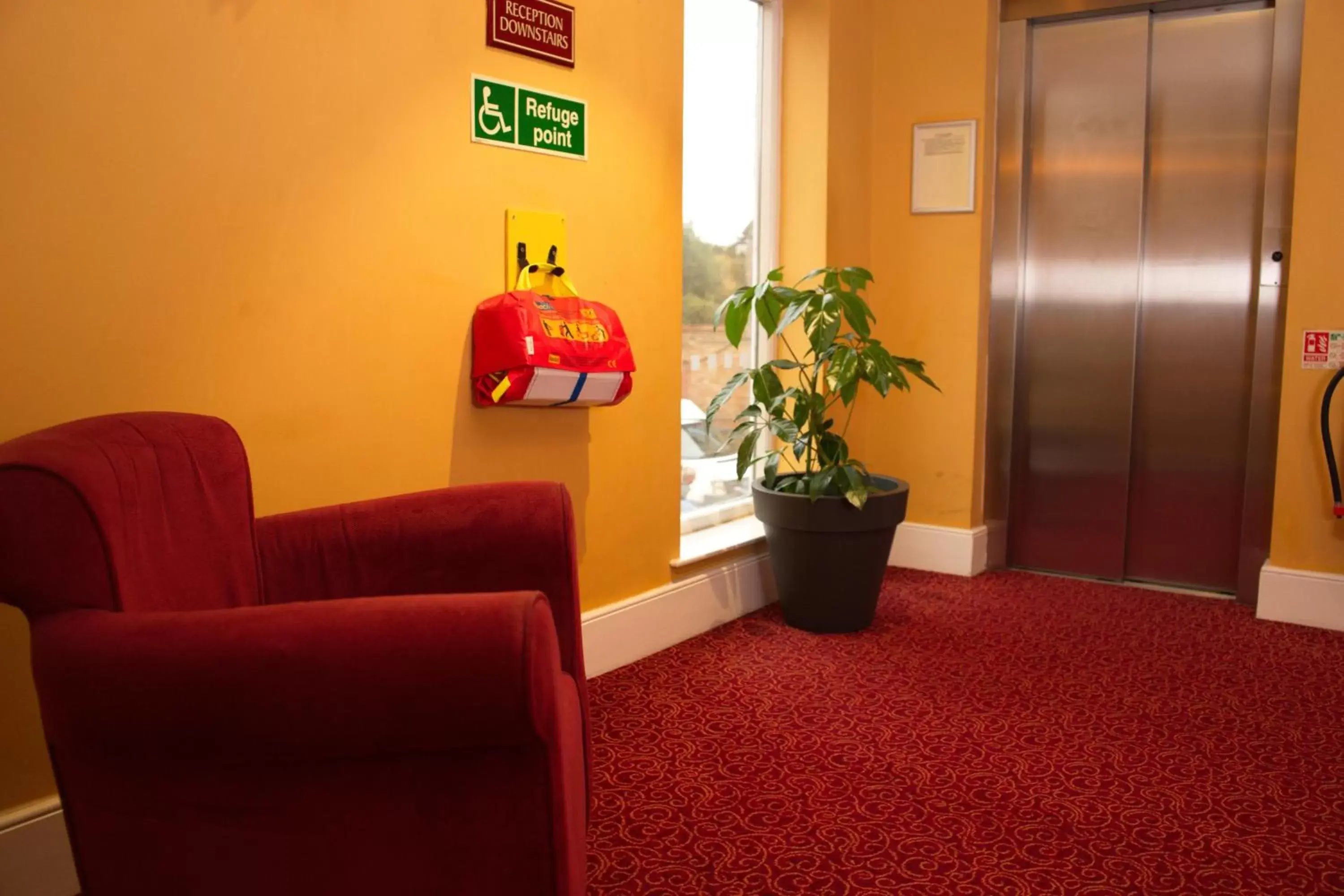 acessibility, Seating Area in The Catherine Wheel Wetherspoon Hotel