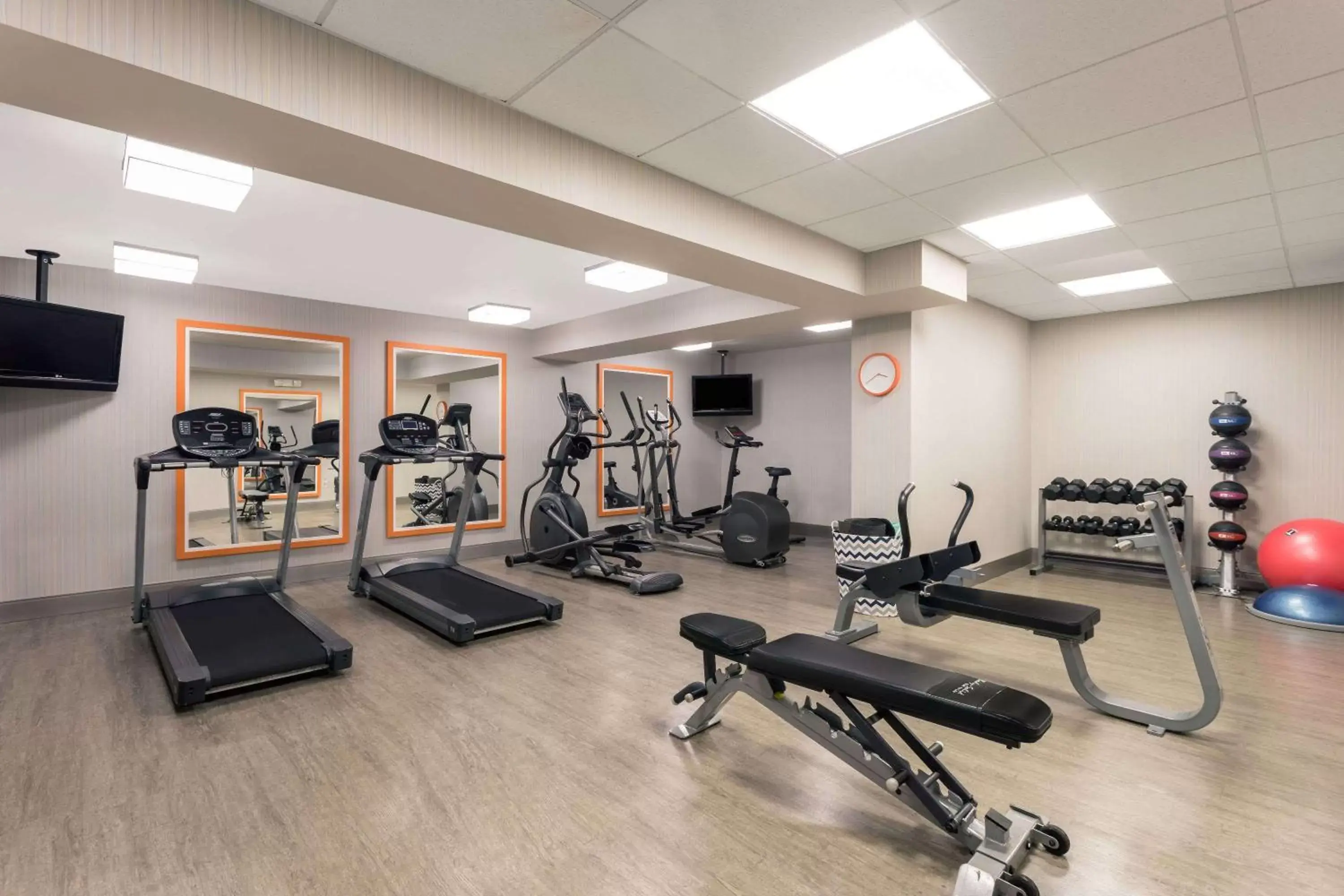 Fitness centre/facilities, Fitness Center/Facilities in Wyndham Garden Summerville