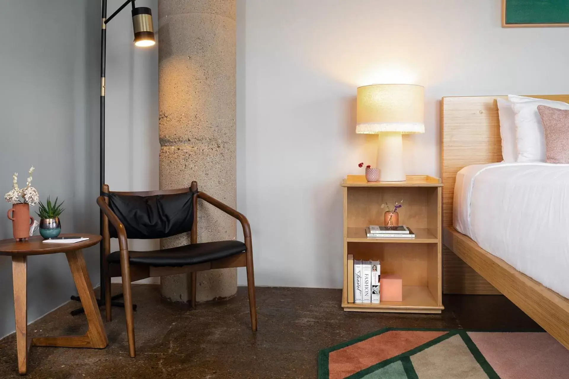 Seating area, Bed in Canvas Hotel Dallas Seating area, Bed in Canvas Hotel Dallas