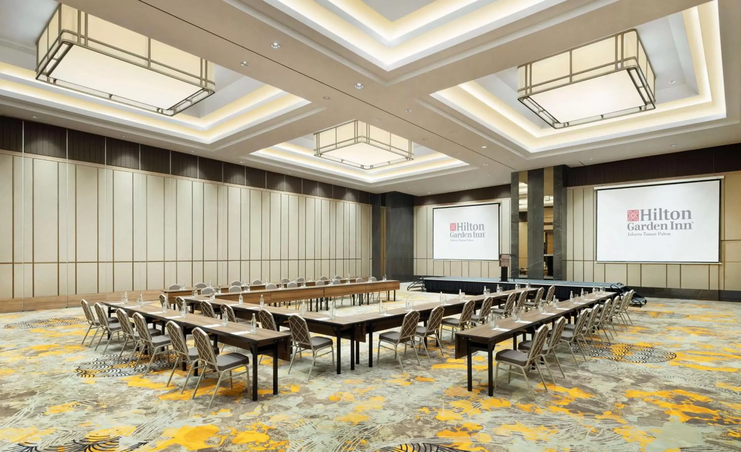 Meeting/conference room in Hilton Garden Inn Jakarta Taman Palem