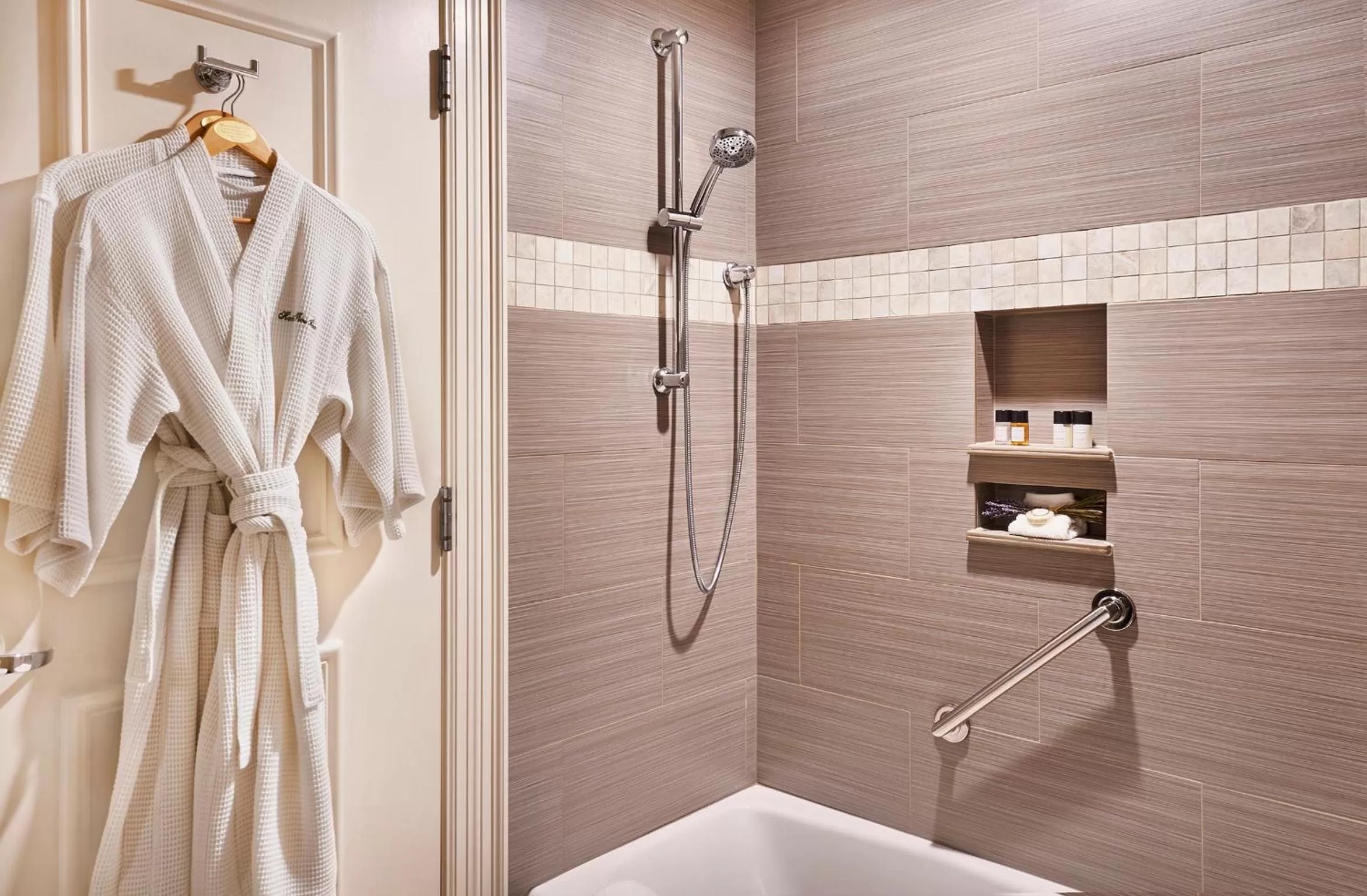 Bathroom in Harbourview Inn