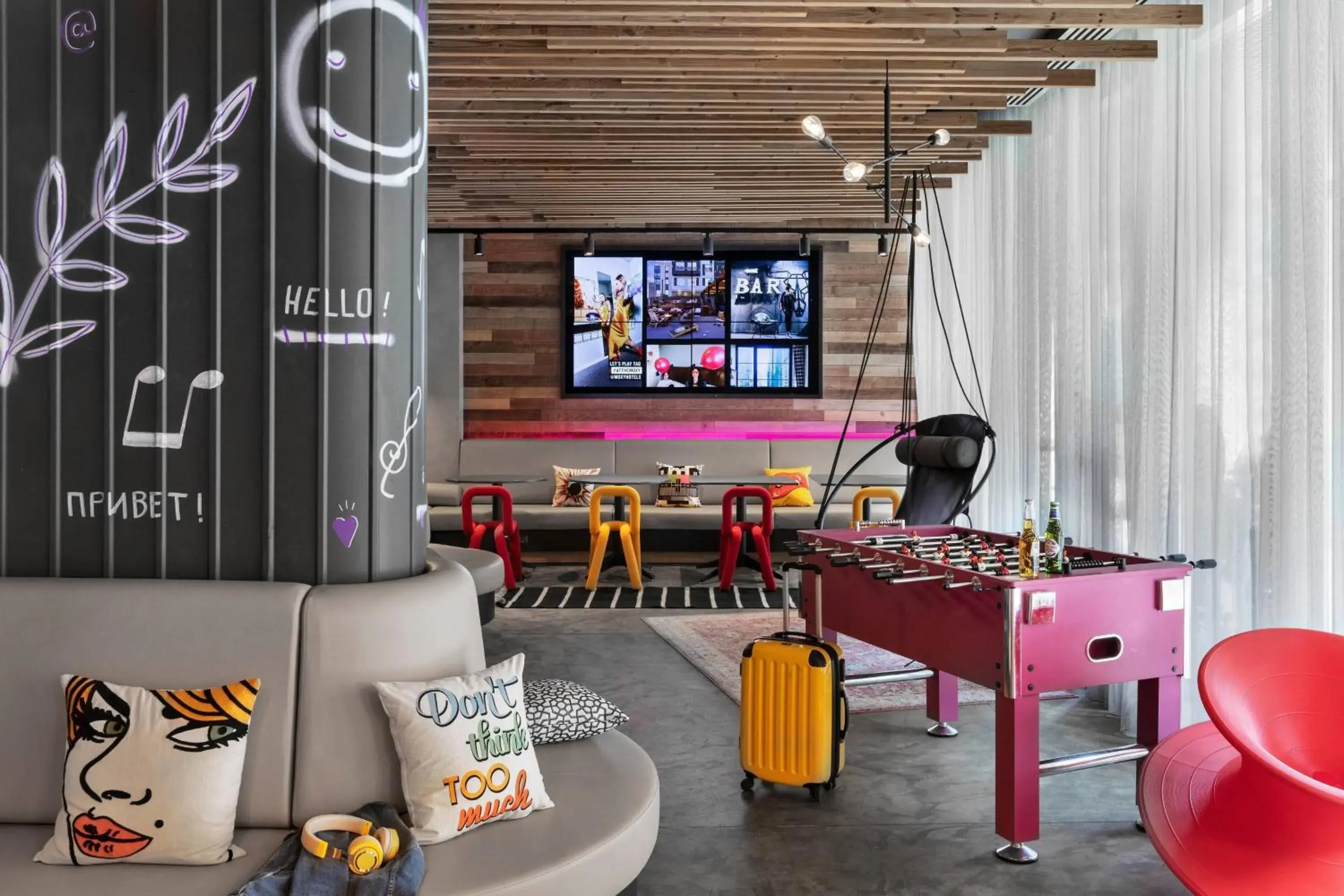 Lobby or reception in Moxy Bucharest Old Town