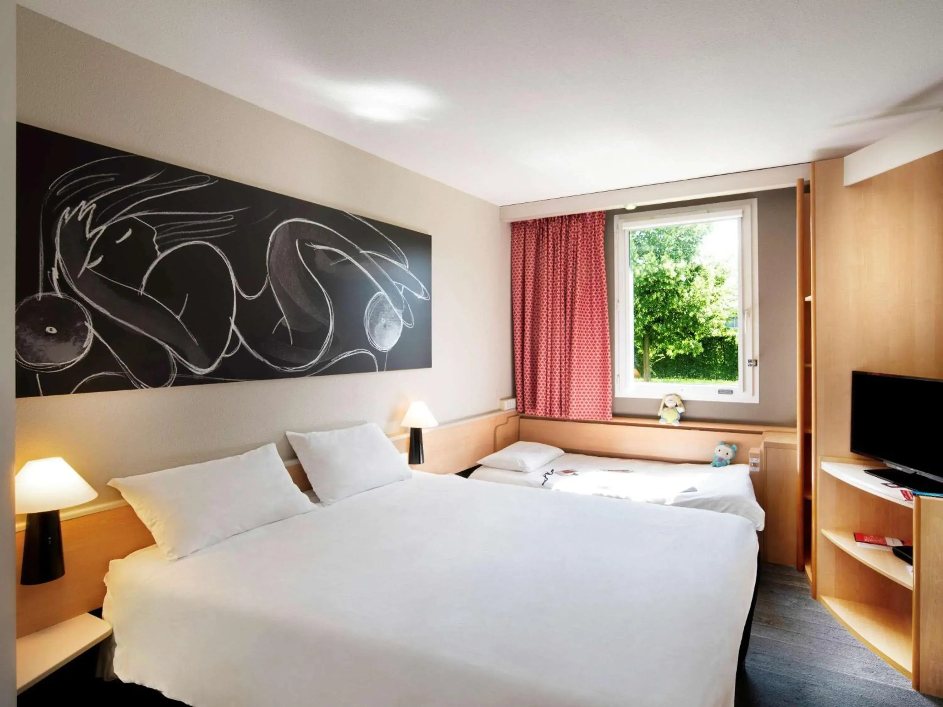 Photo of the whole room, Bed in ibis Thionville Porte du Luxembourg