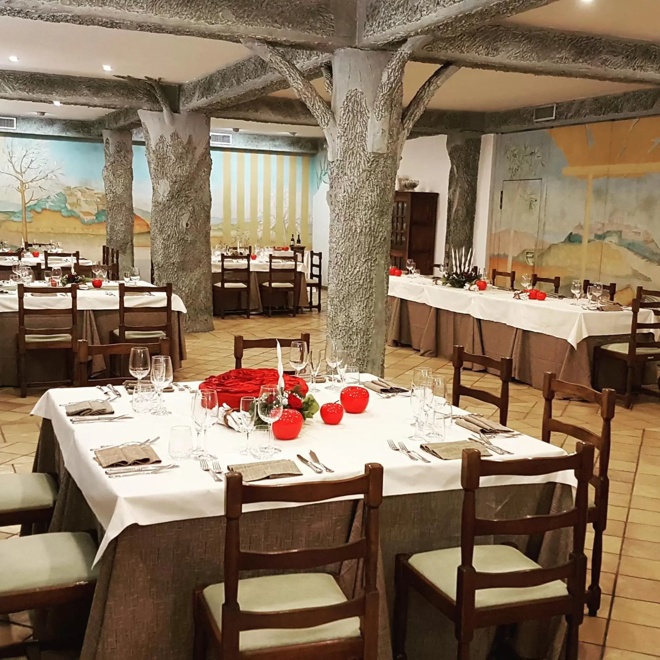 Restaurant/Places to Eat in Hotel Ristorante La Campagnola