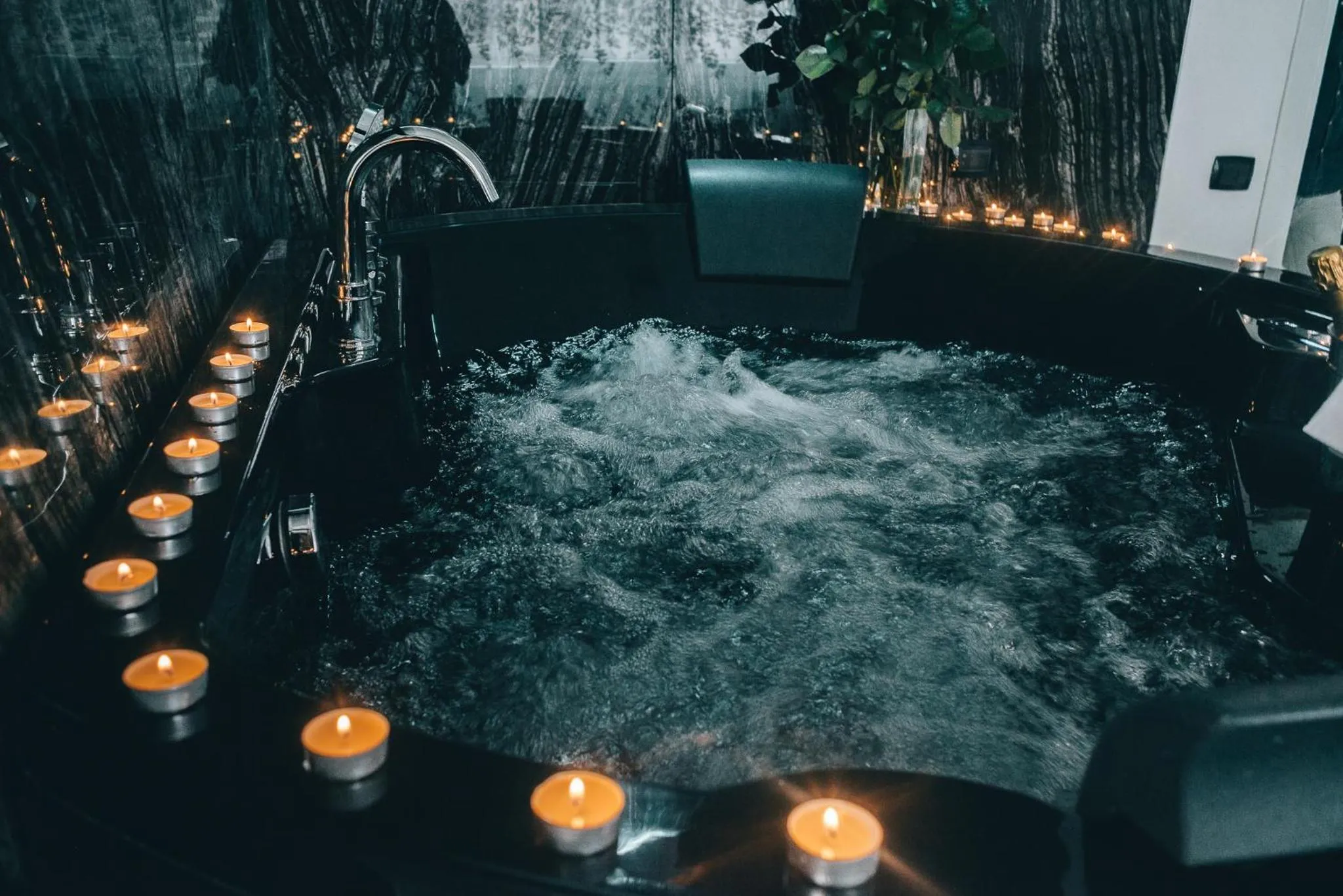 Spa and wellness centre/facilities in Gregorio VII Luxury Suites San Damaso