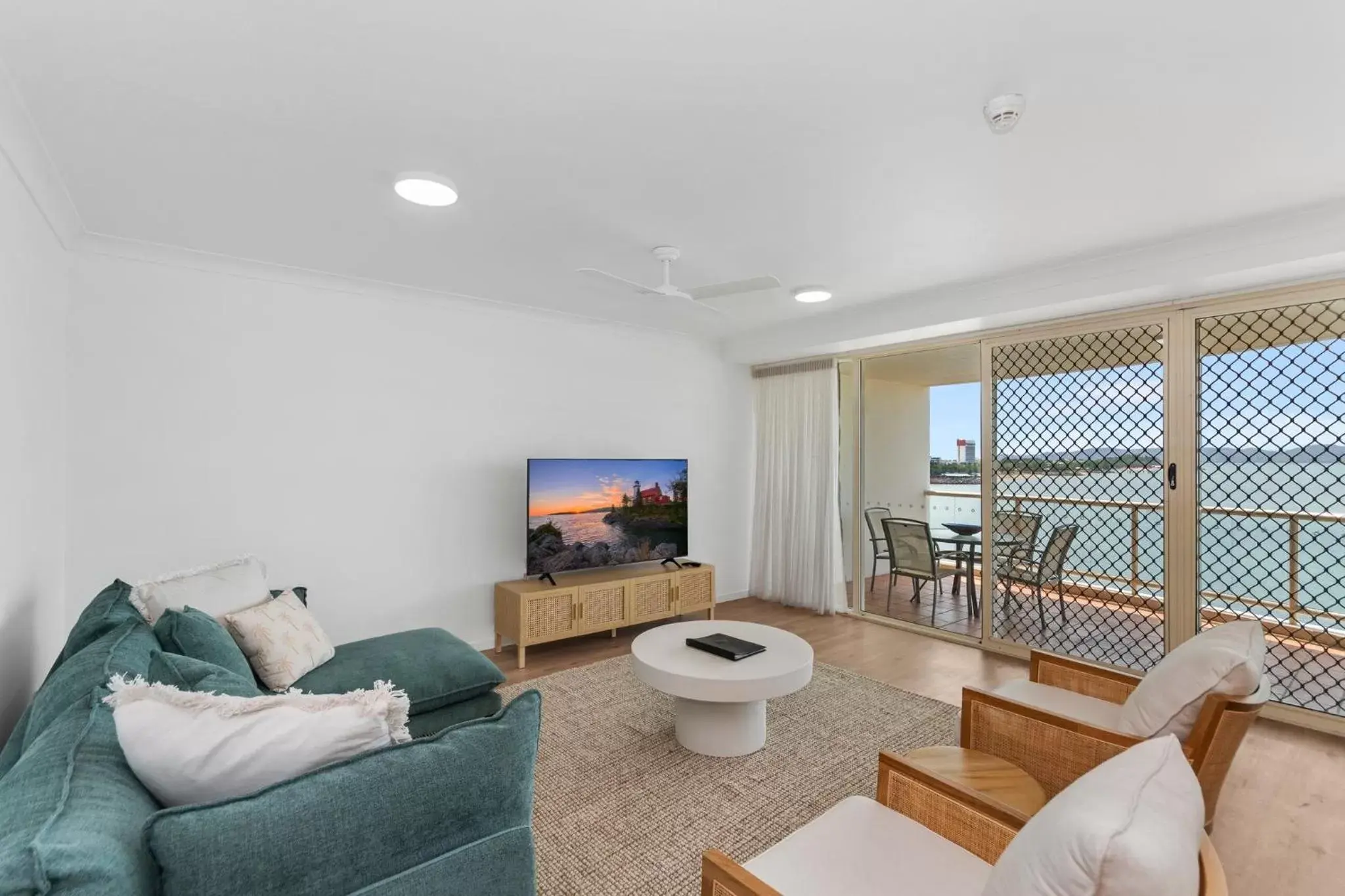 Living room, Seating Area in Mariners North Holiday Apartments