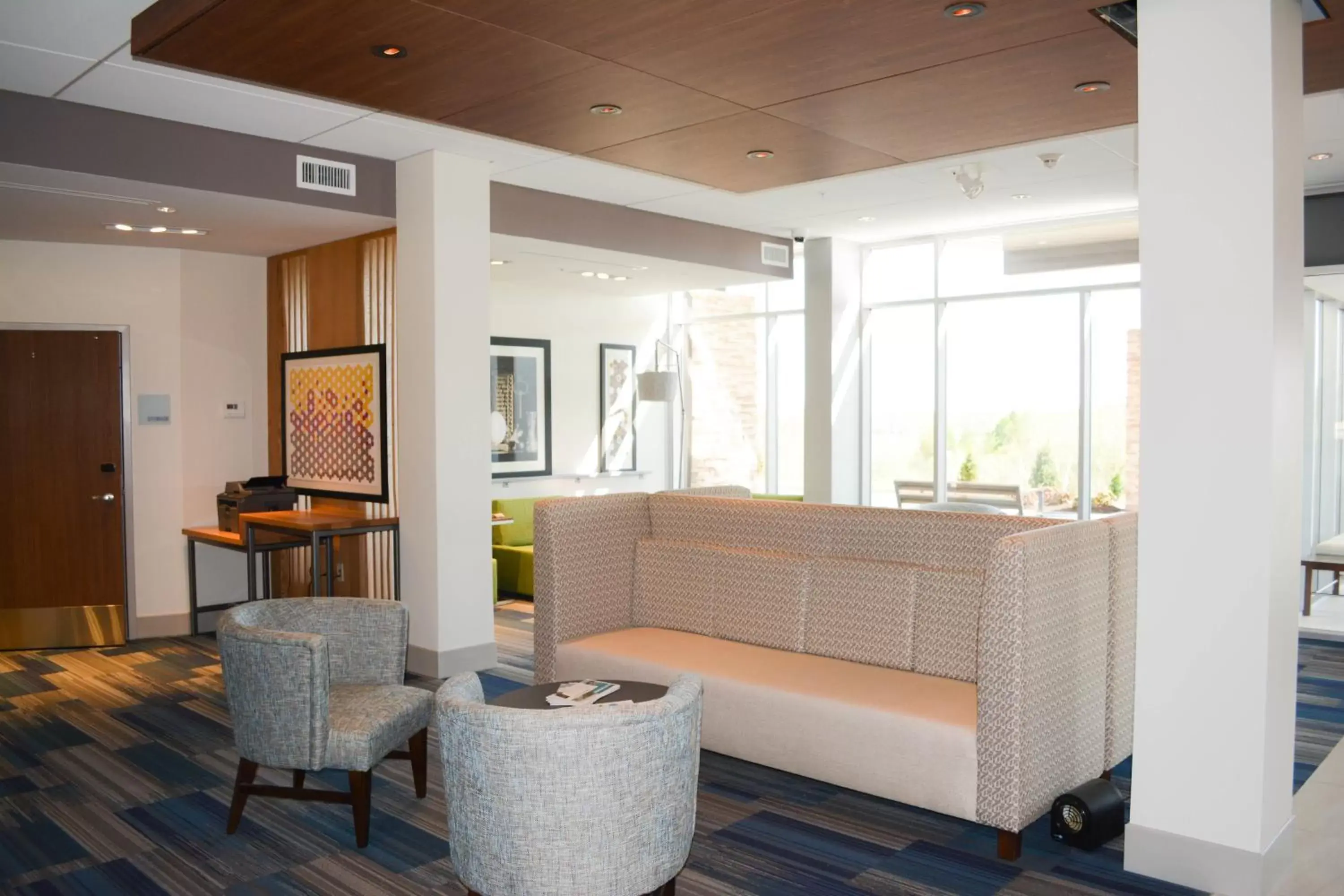Property building, Lobby/Reception in Holiday Inn Express & Suites Oswego, an IHG Hotel