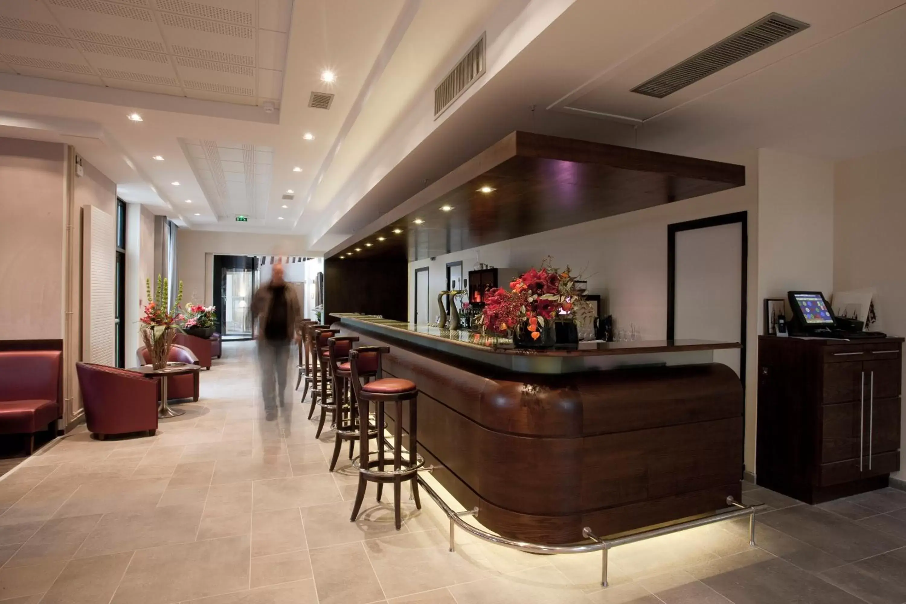 Lounge or bar, Lobby/Reception in Best Western Plus Hotel des Francs