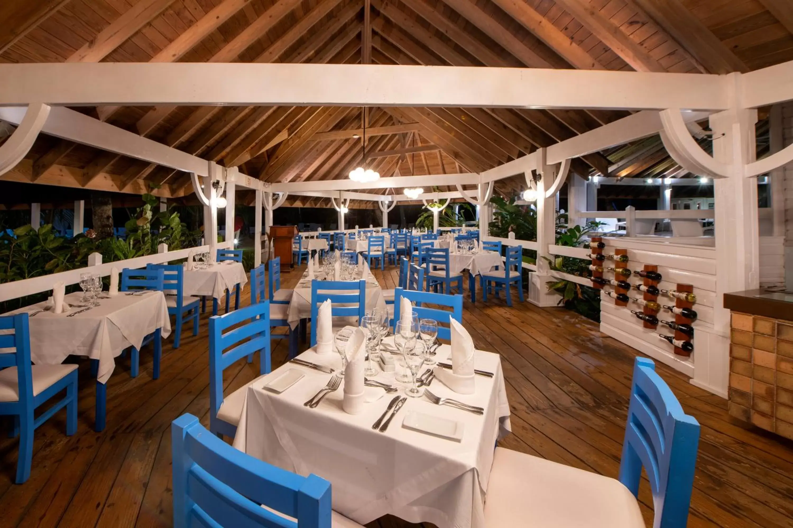 Restaurant/Places to Eat in Viva V Samana by Wyndham, A Trademark Adults All Inclusive