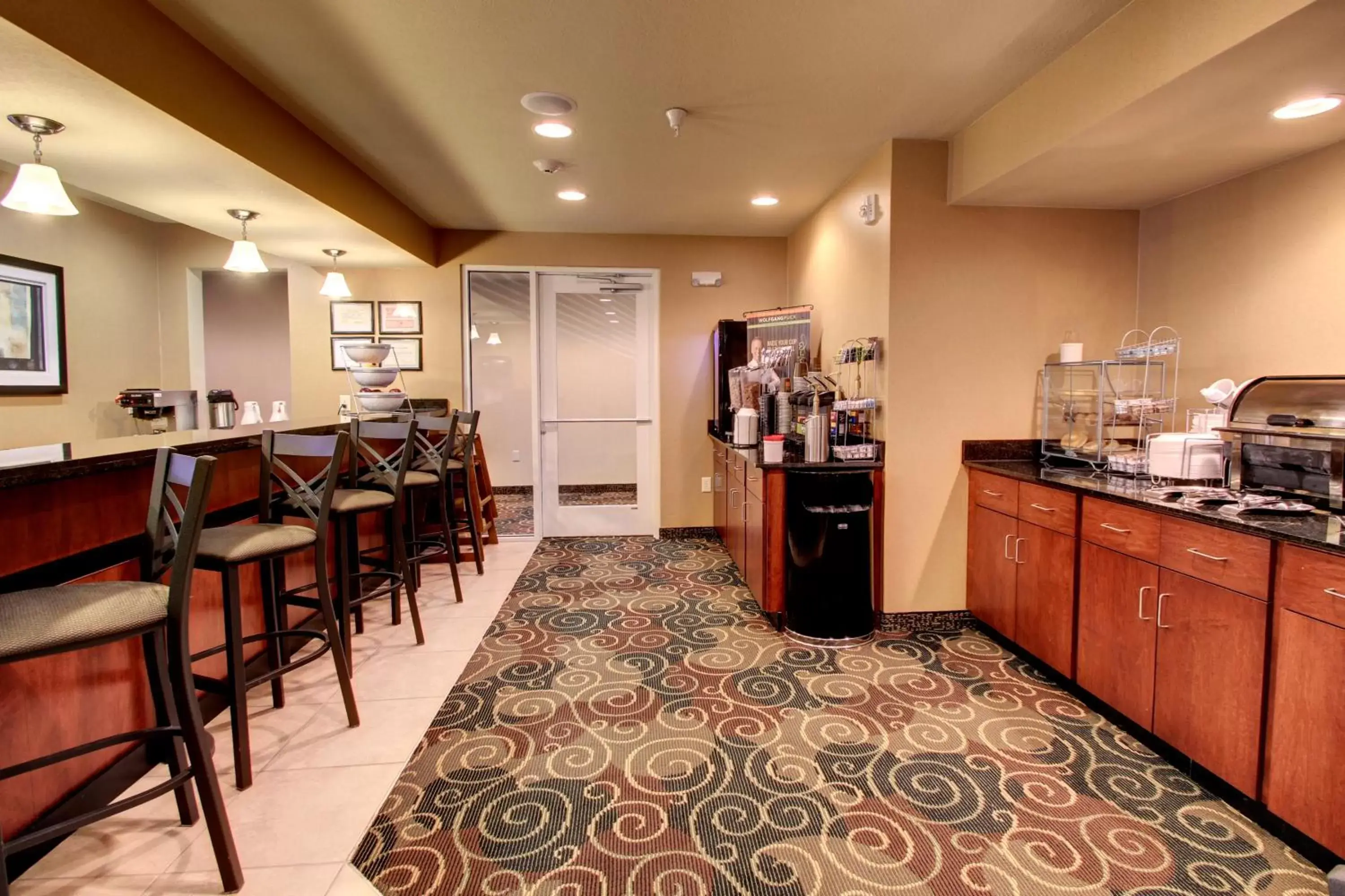 Lobby or reception in Cobblestone Hotel & Suites - Newton Lobby or reception in Cobblestone Hotel & Suites - Newton