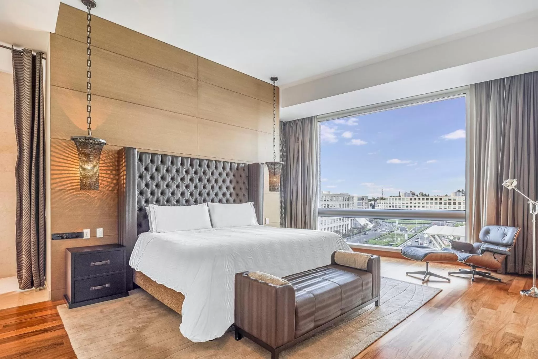 Photo of the whole room, Bed in Live Aqua Ciudad de Mexico Bosques de las Lomas