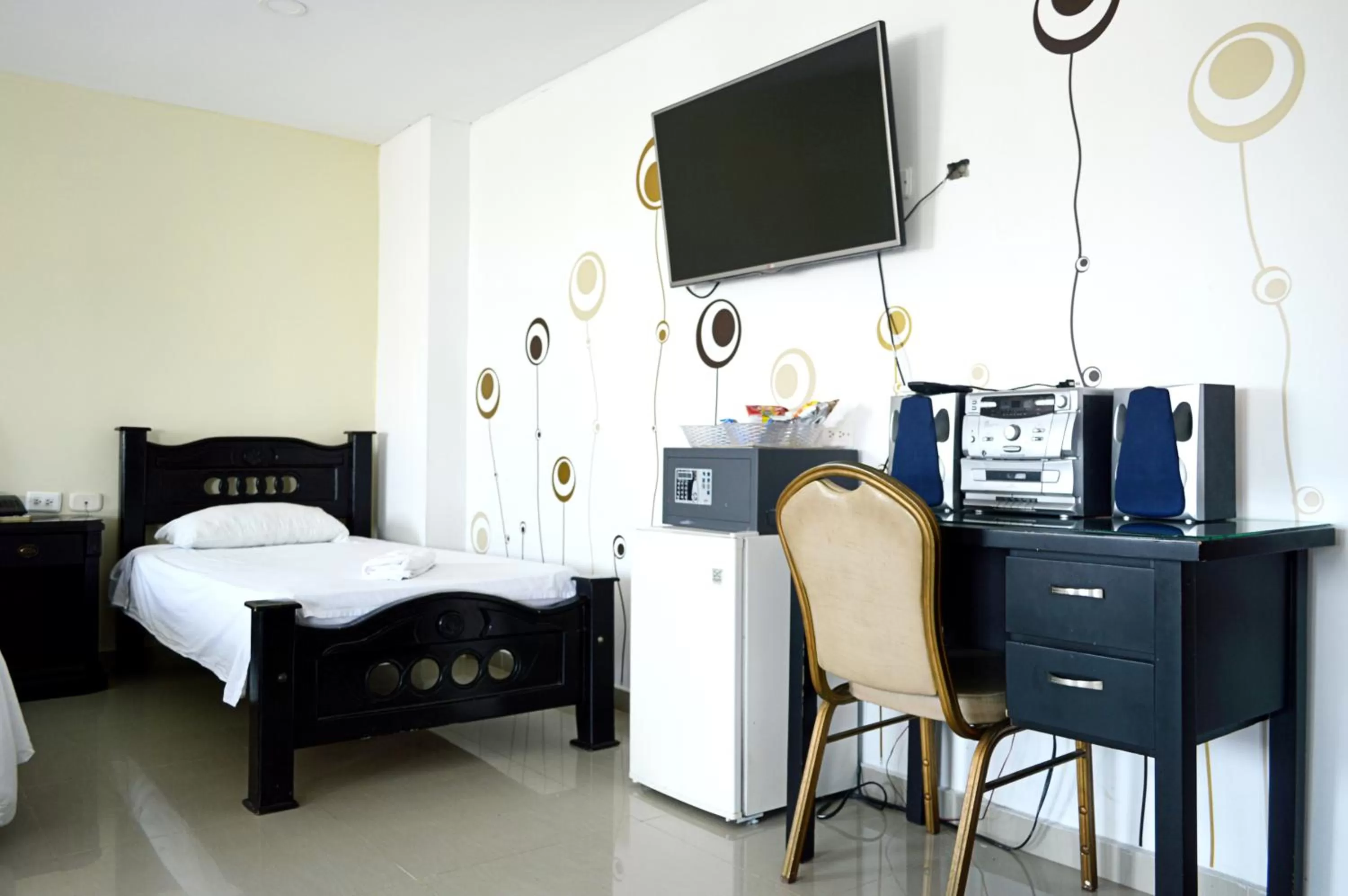 Bed in Hotel Intersuites